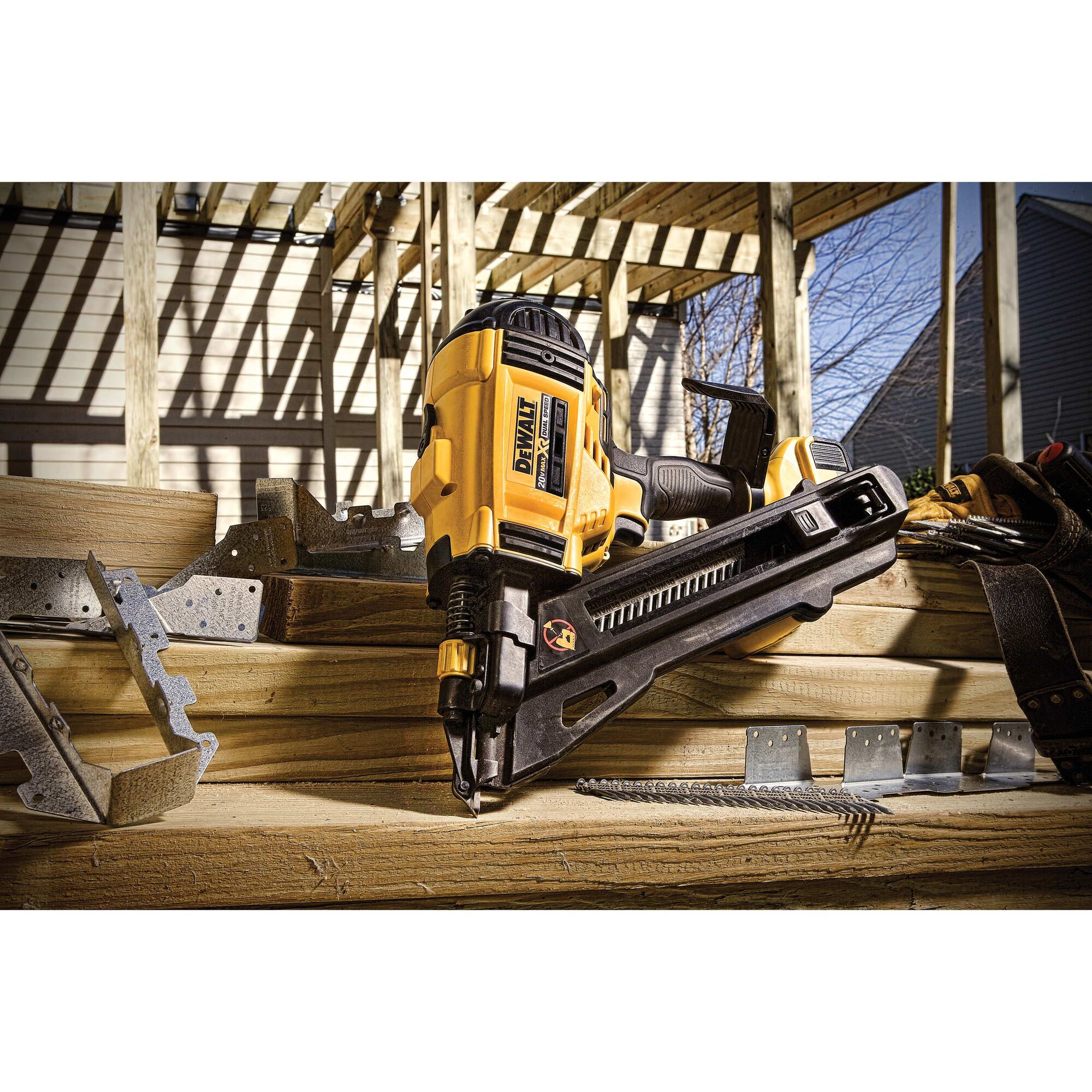 Dcn693m1 dewalt 2024