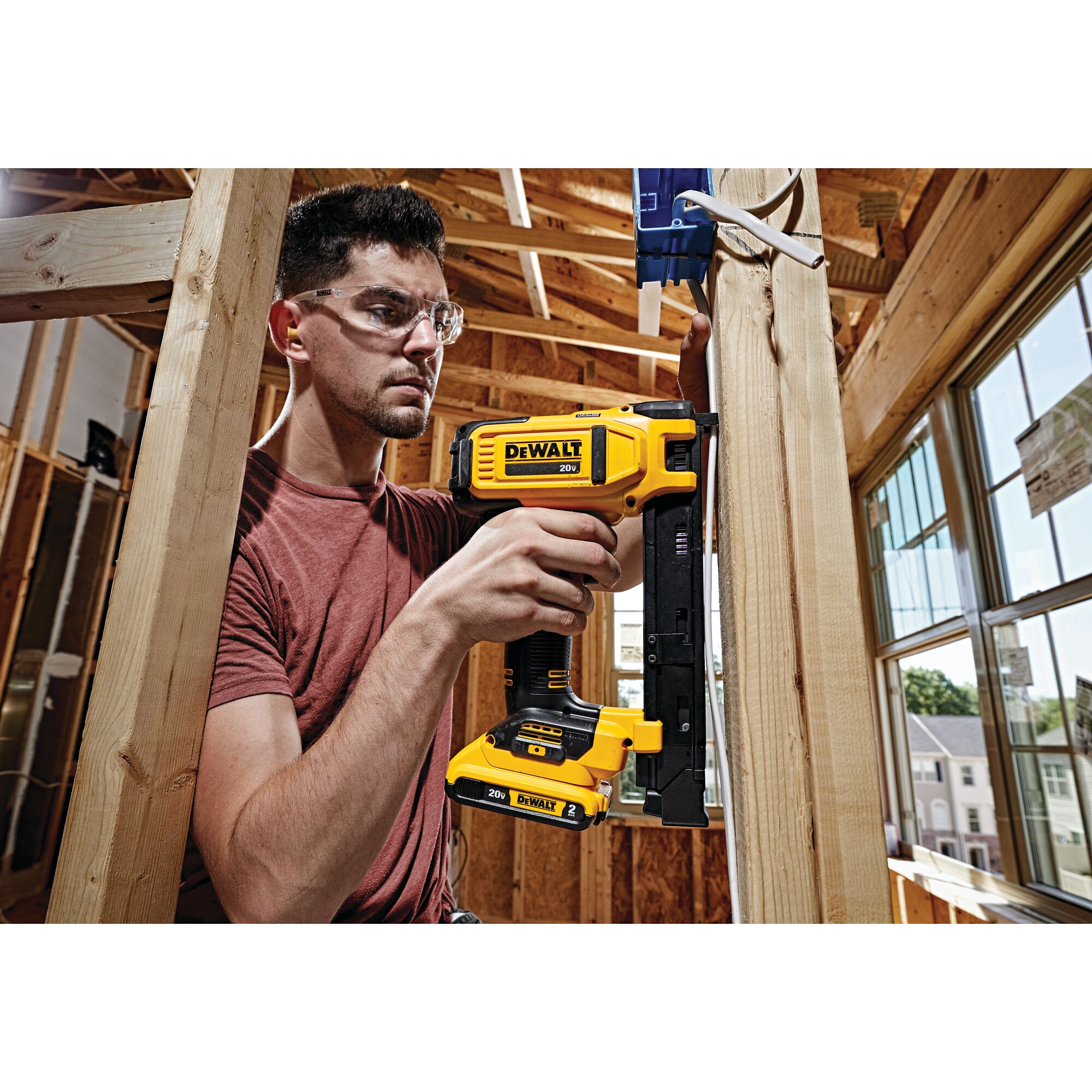 Dewalt cable on sale stapler staples