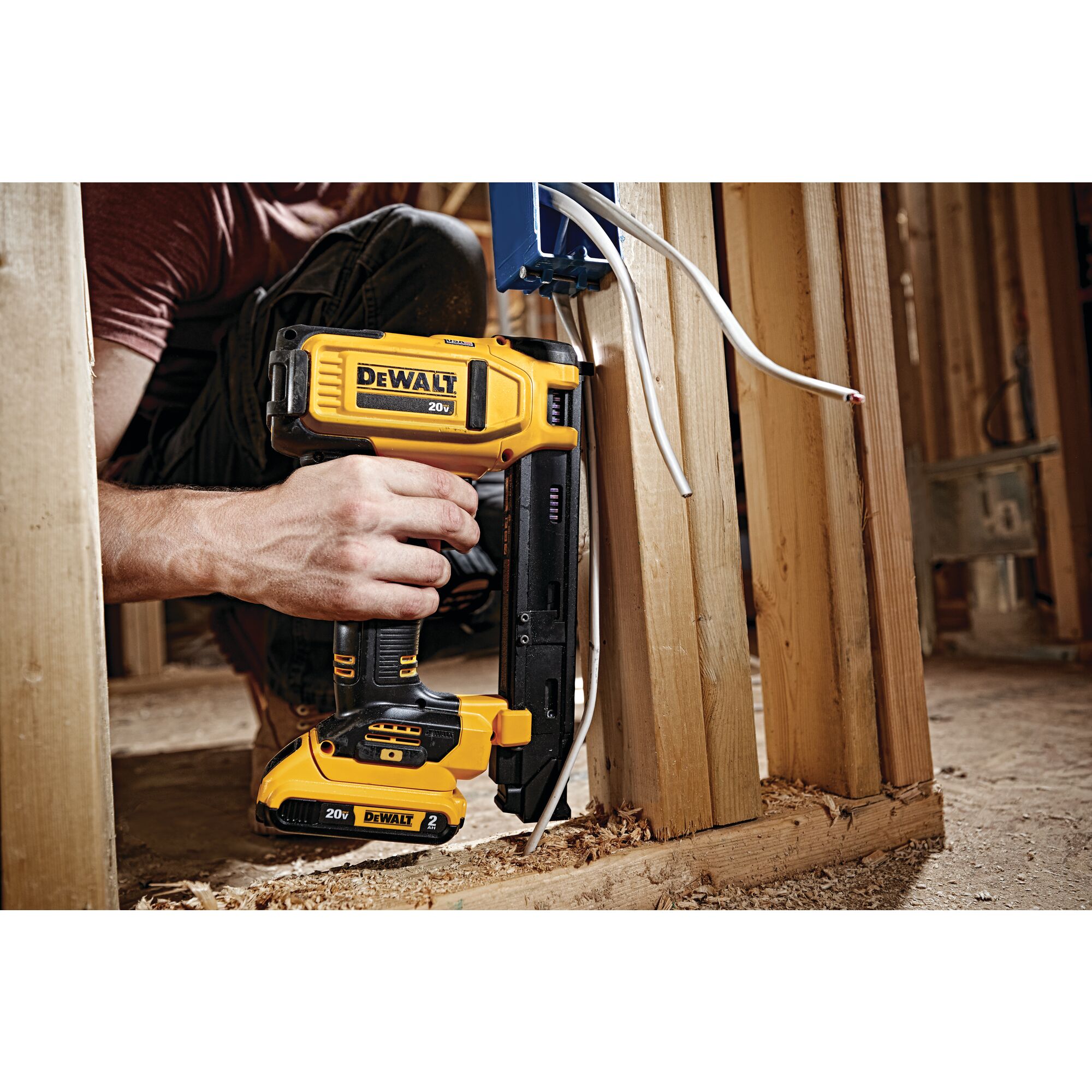 Dewalt dcn701d1 20v max cordless cable stapler kit new arrivals