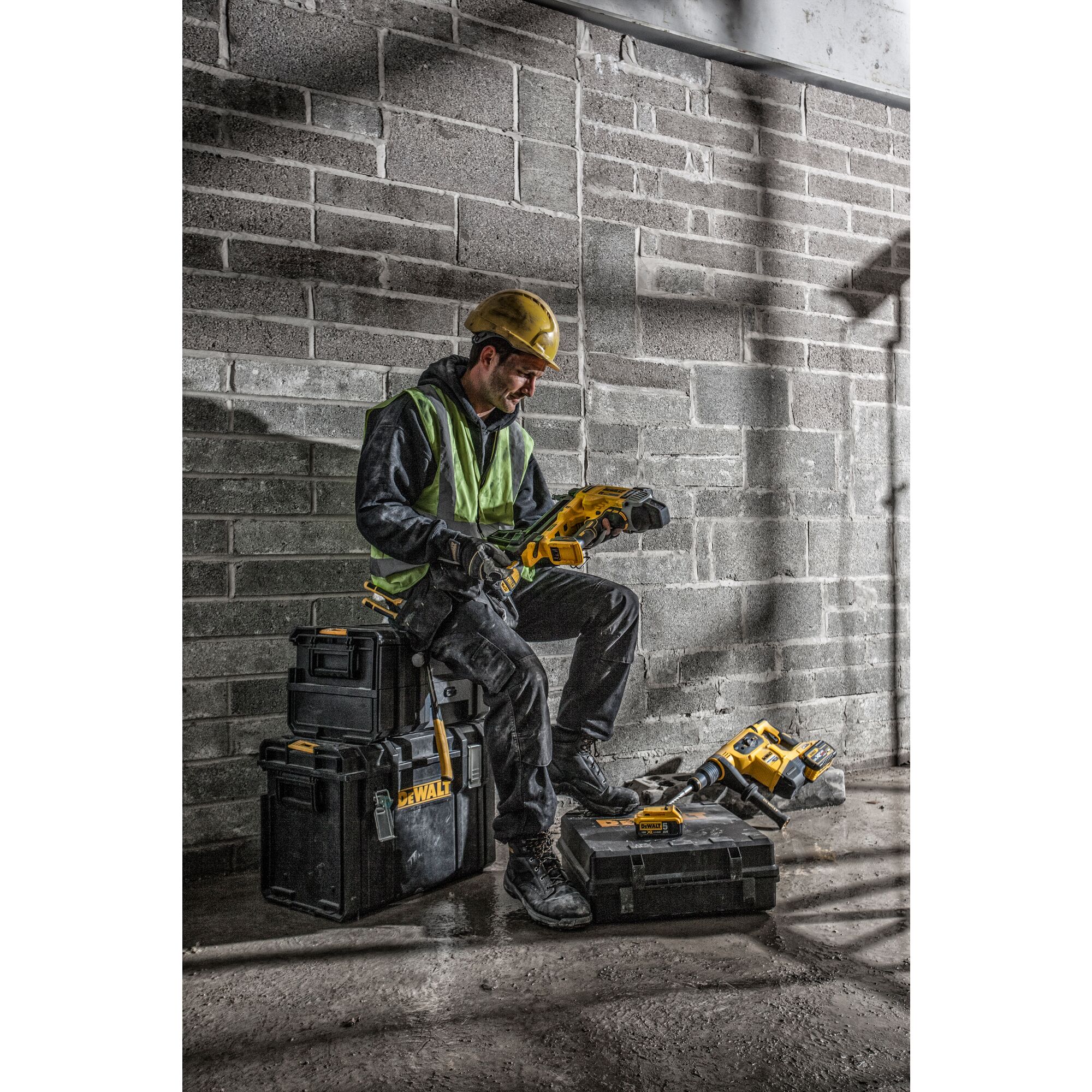 20V MAX* XR® Cordless Concrete Nailer Kit | DEWALT