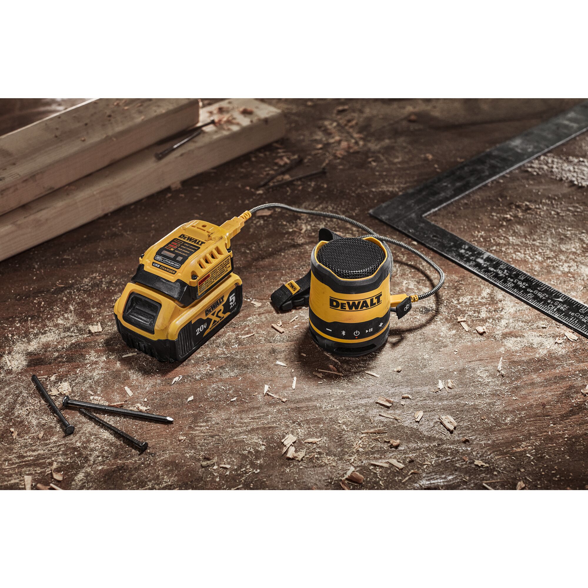 DEWALT Mini Bluetooth Speaker L/R - カーオーディオ