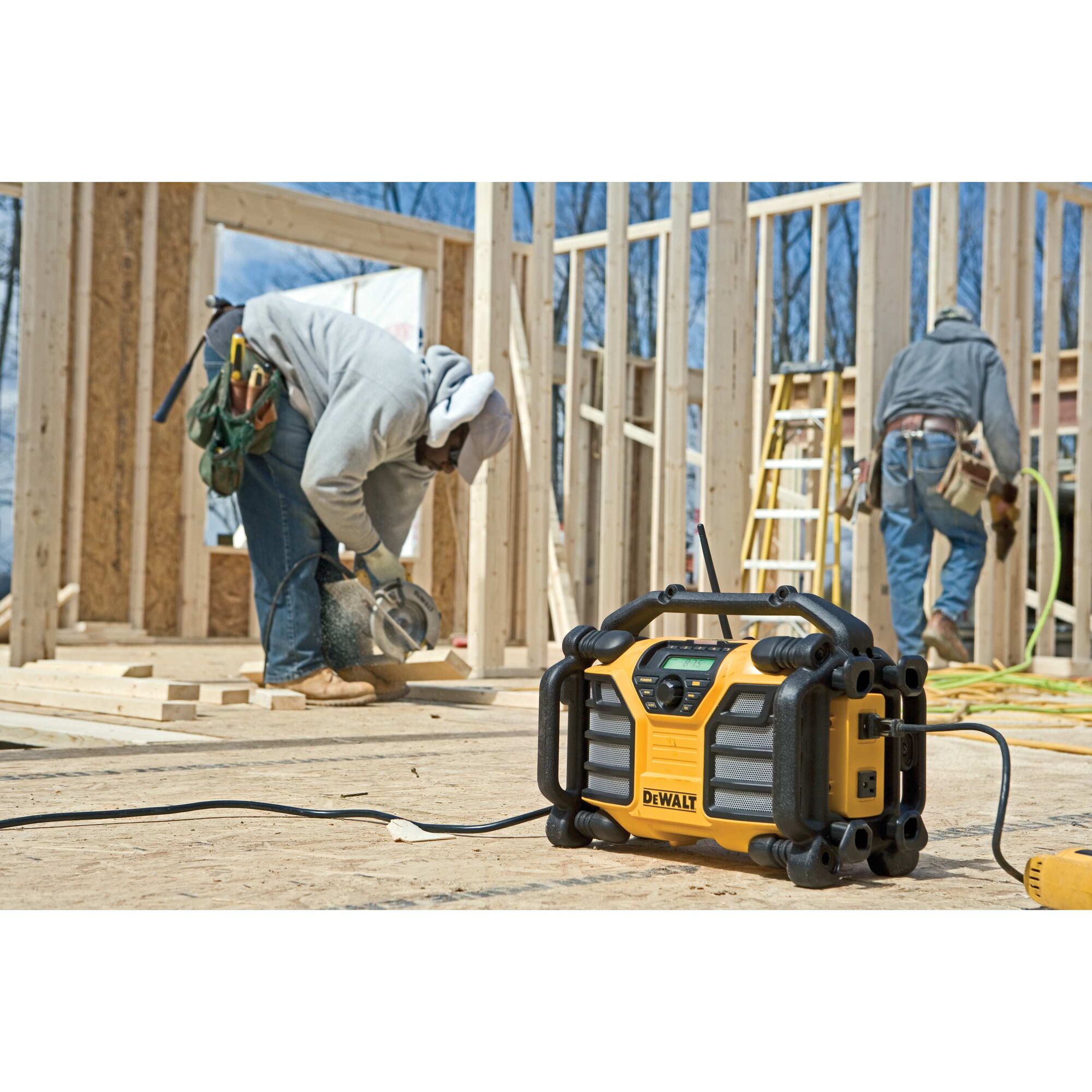 12V 20V MAX Worksite Charger Radio DEWALT