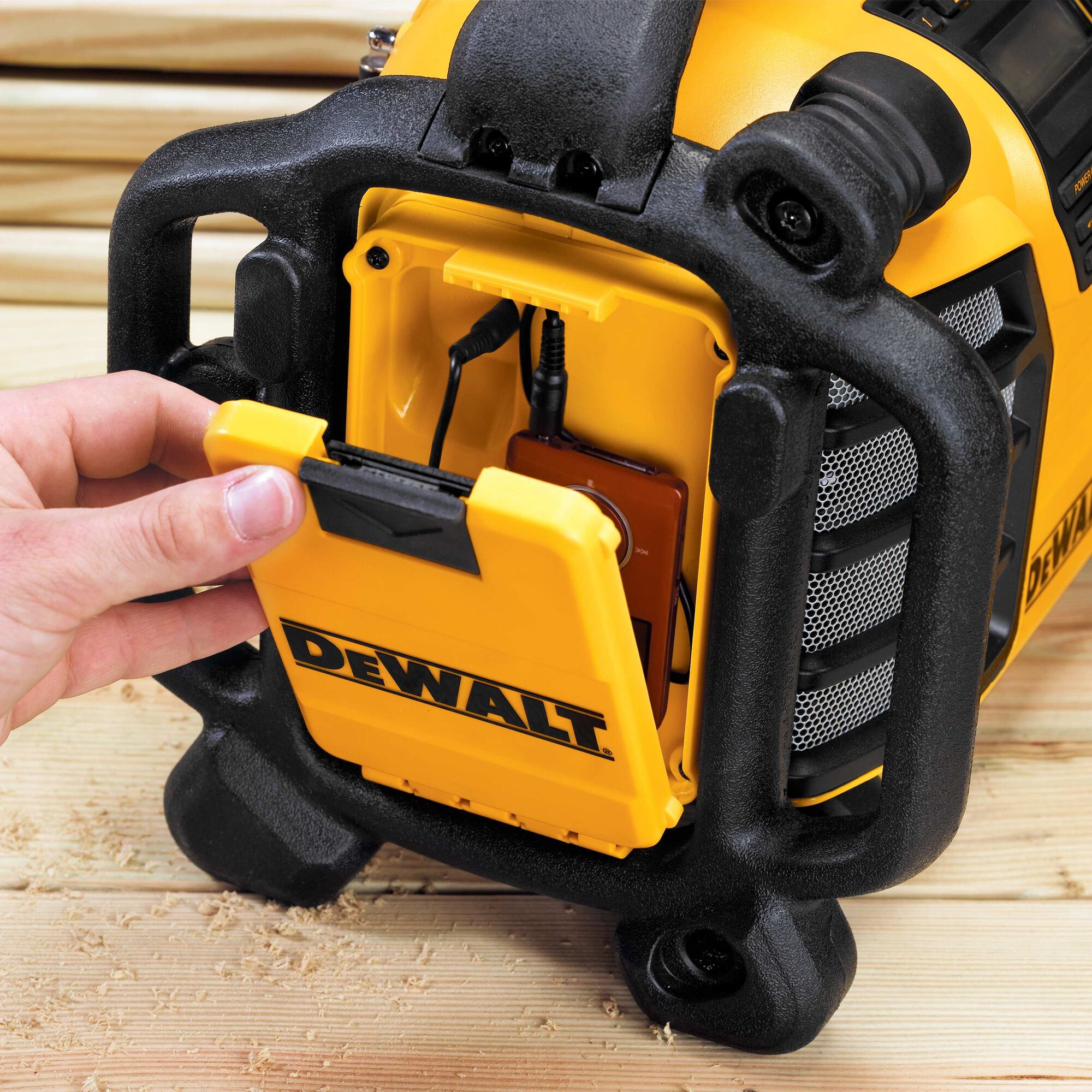 12V 20V MAX Worksite Charger Radio DEWALT