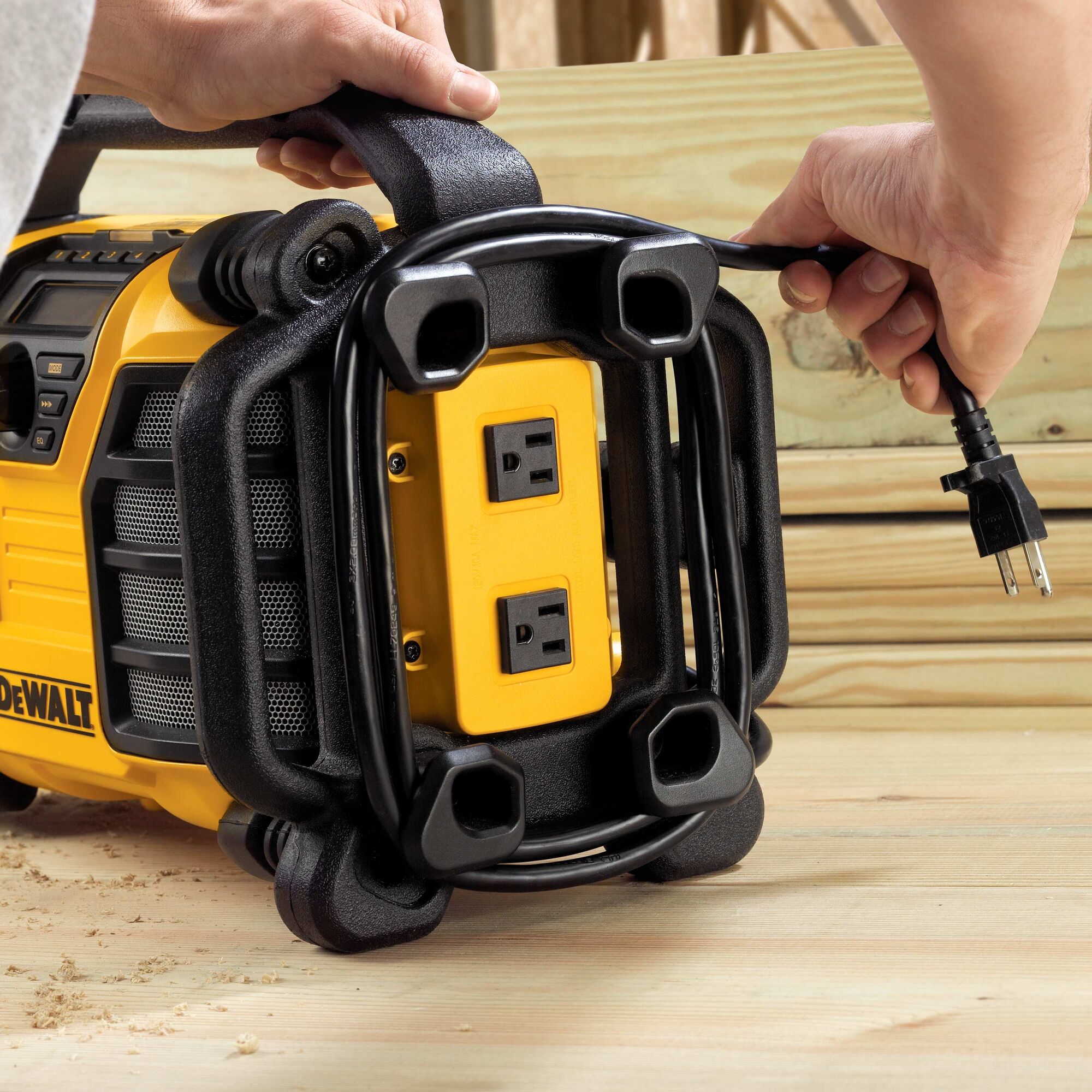 12V 20V MAX Worksite Charger Radio DEWALT