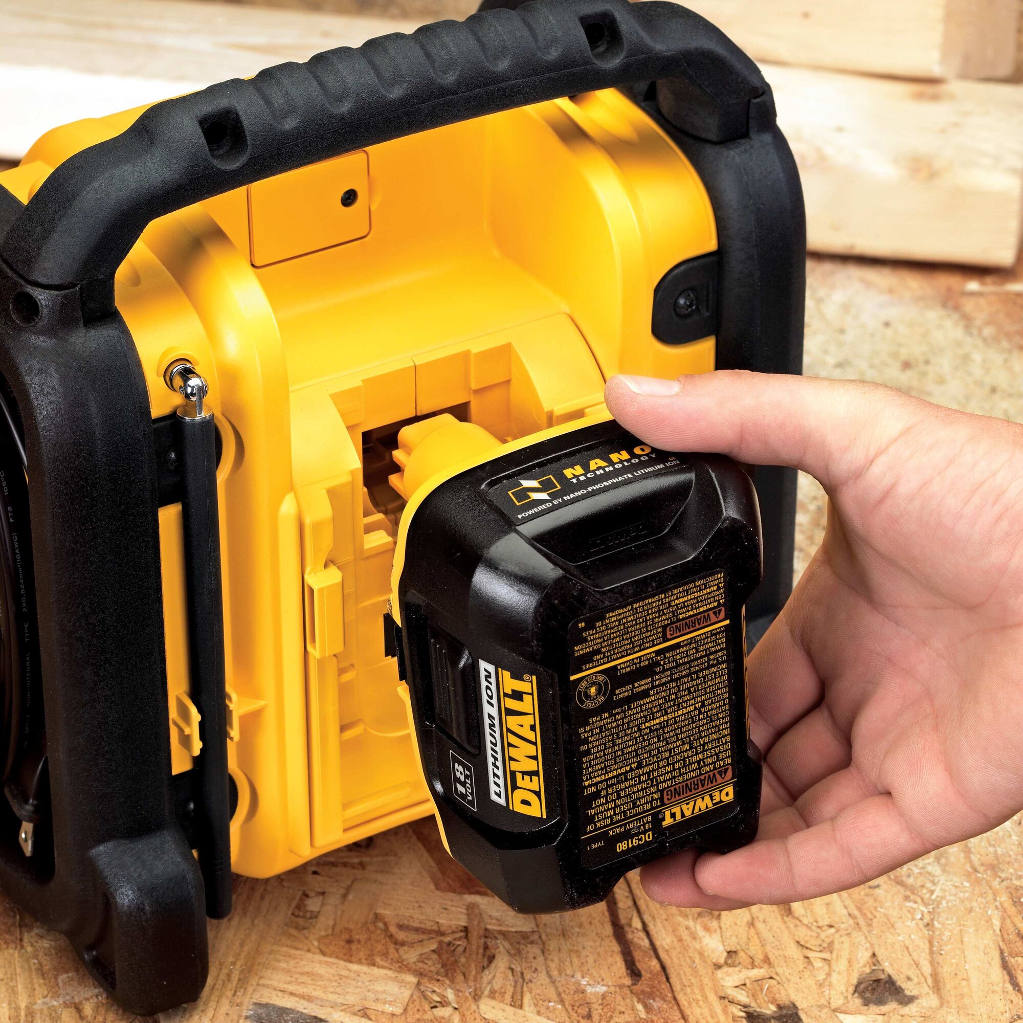 18V 20V MAX 12V MAX Compact Worksite Radio DEWALT