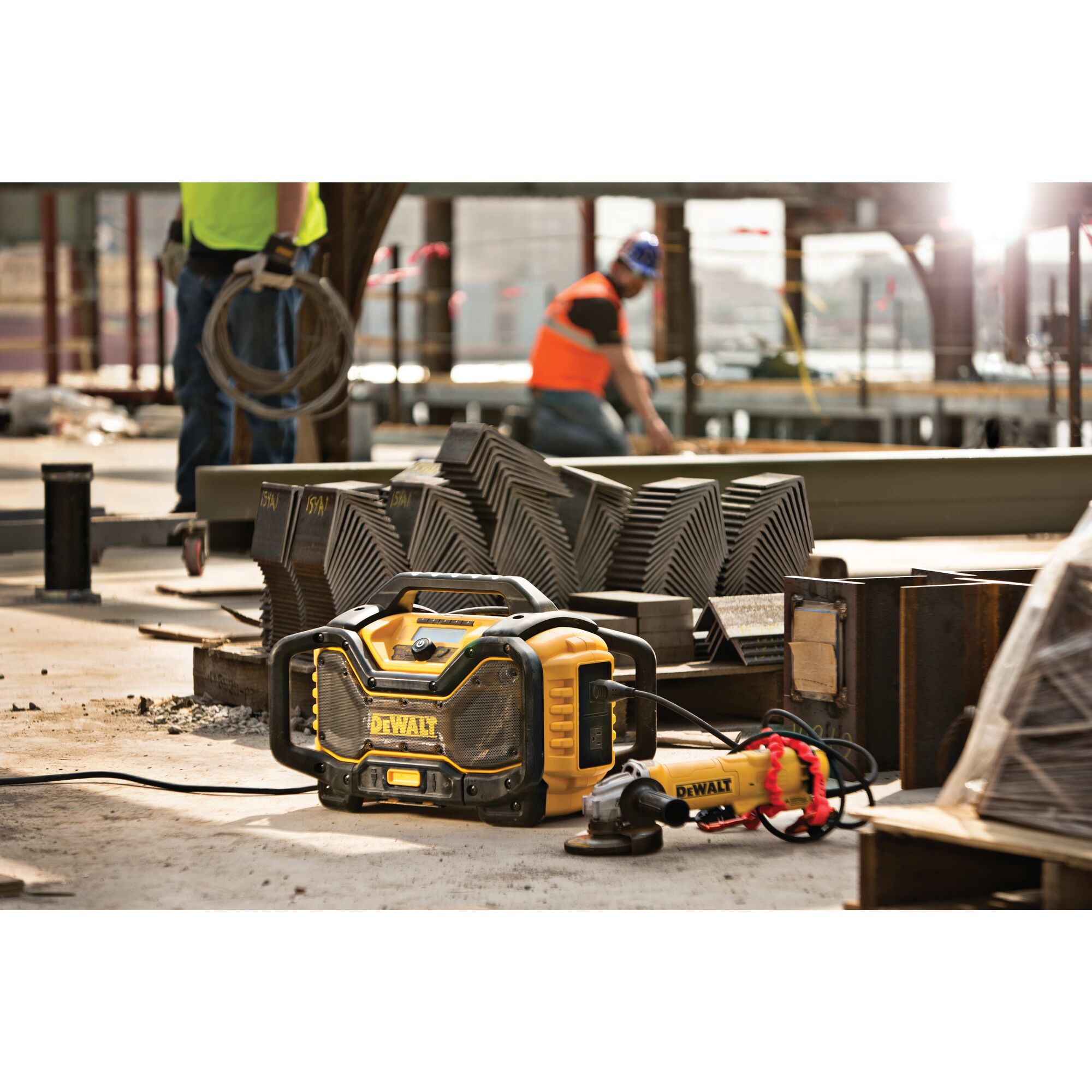 Jobsite Radio Charger with BLUETOOTH® | DEWALT