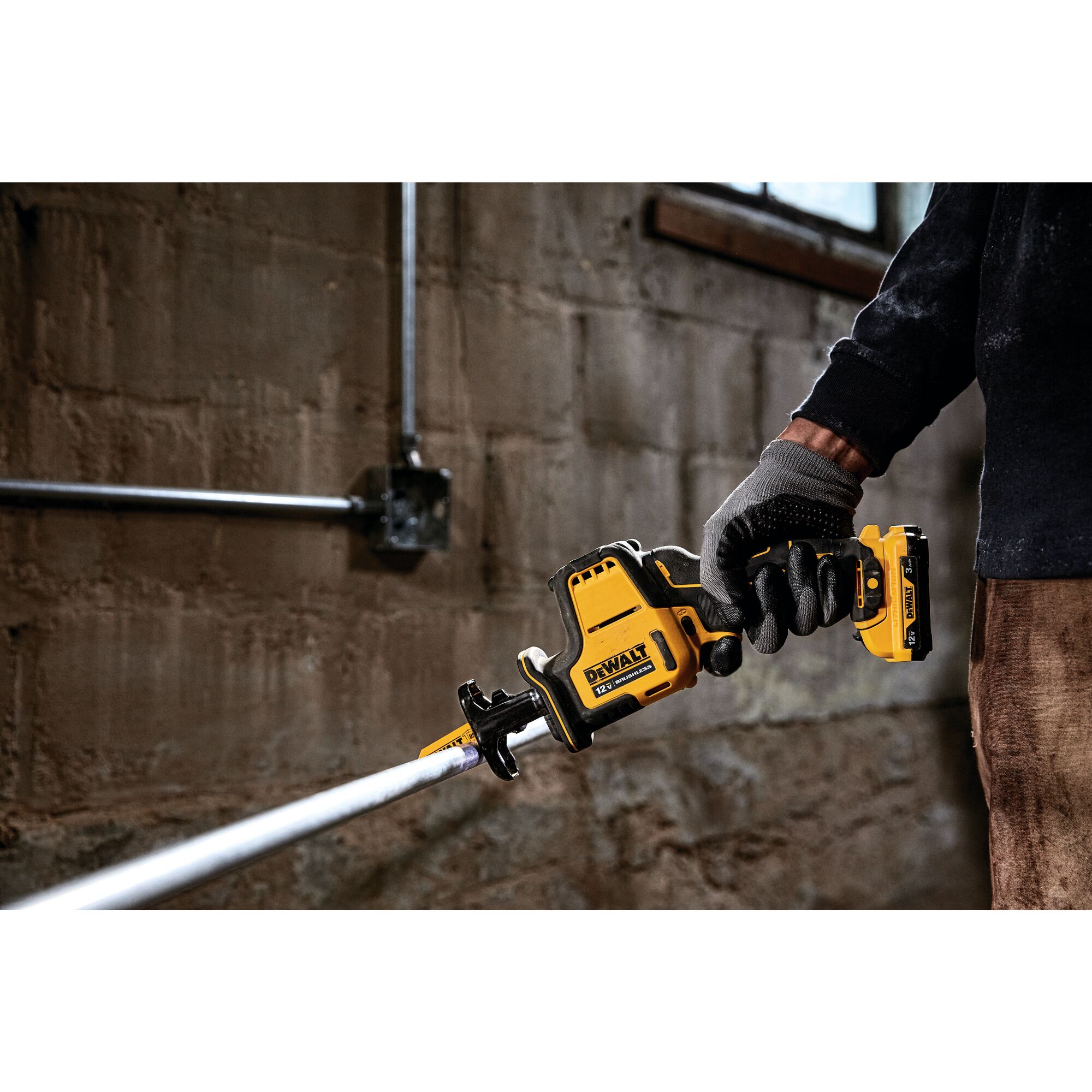 Dewalt 12v reciprocating outlet saw