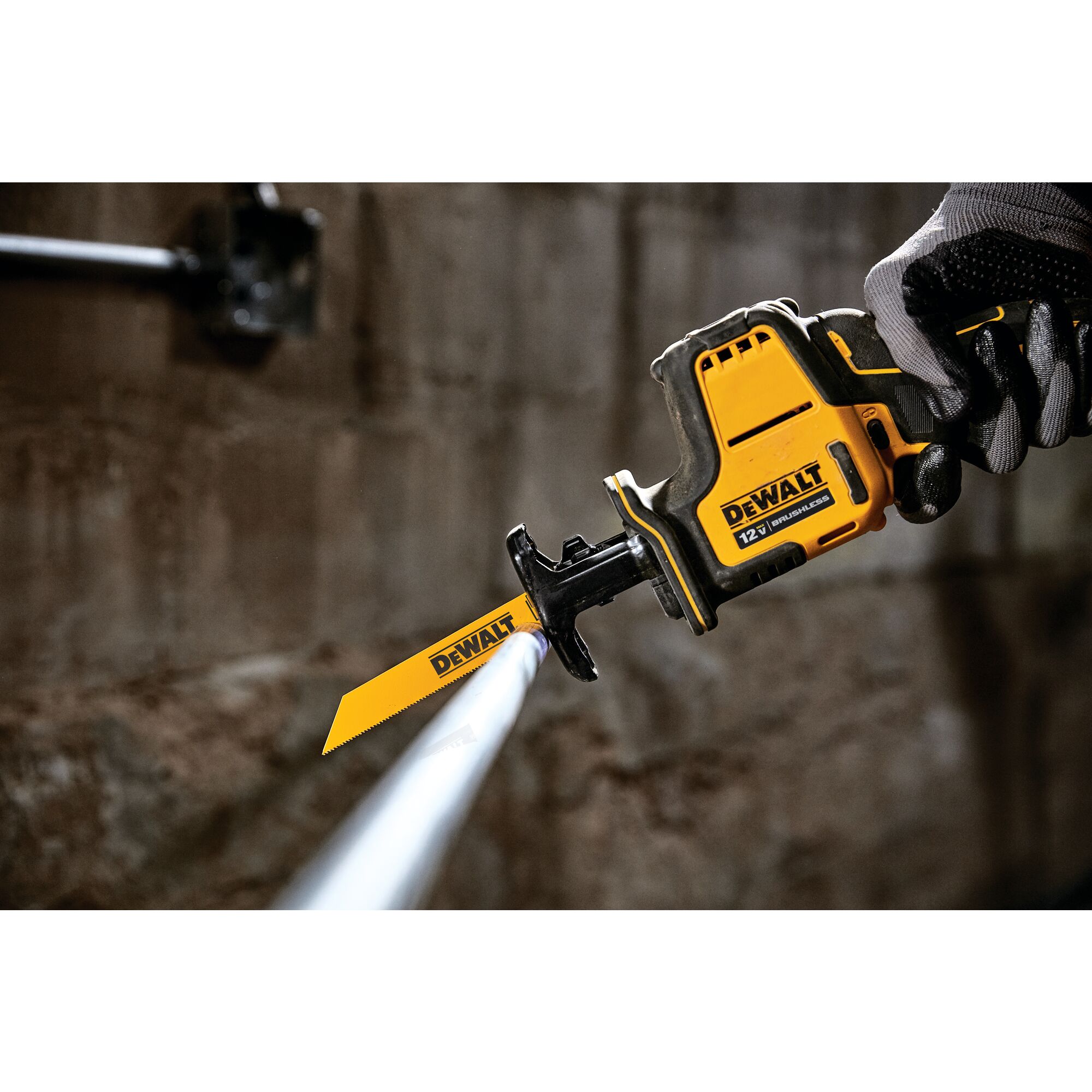 Dewalt 12v one handed reciprocating saw new arrivals