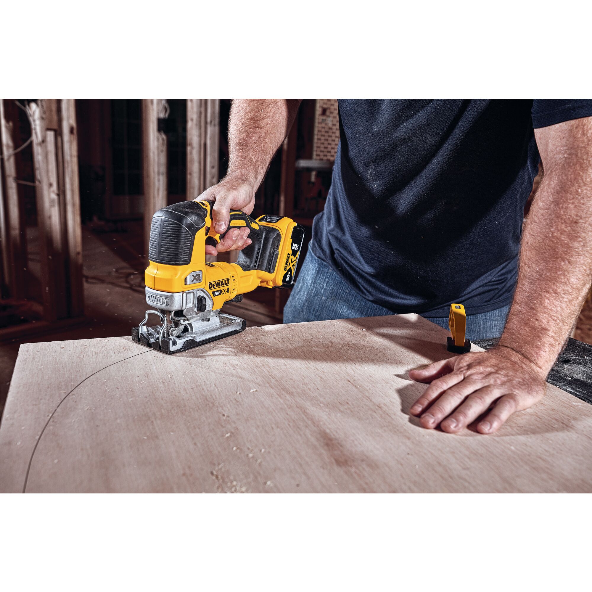 Dewalt cordless brushless deals jigsaw