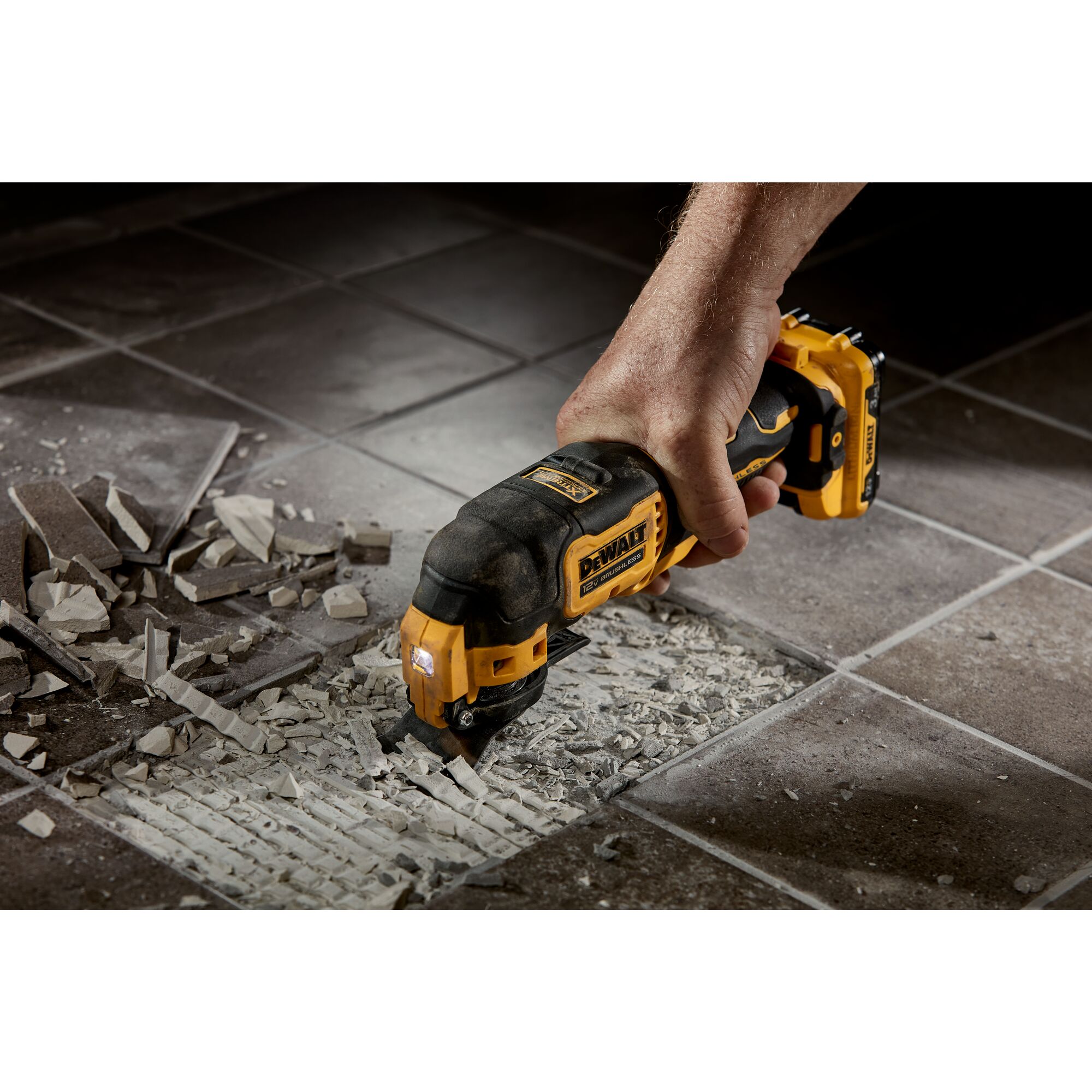 Vibrating best sale saw dewalt