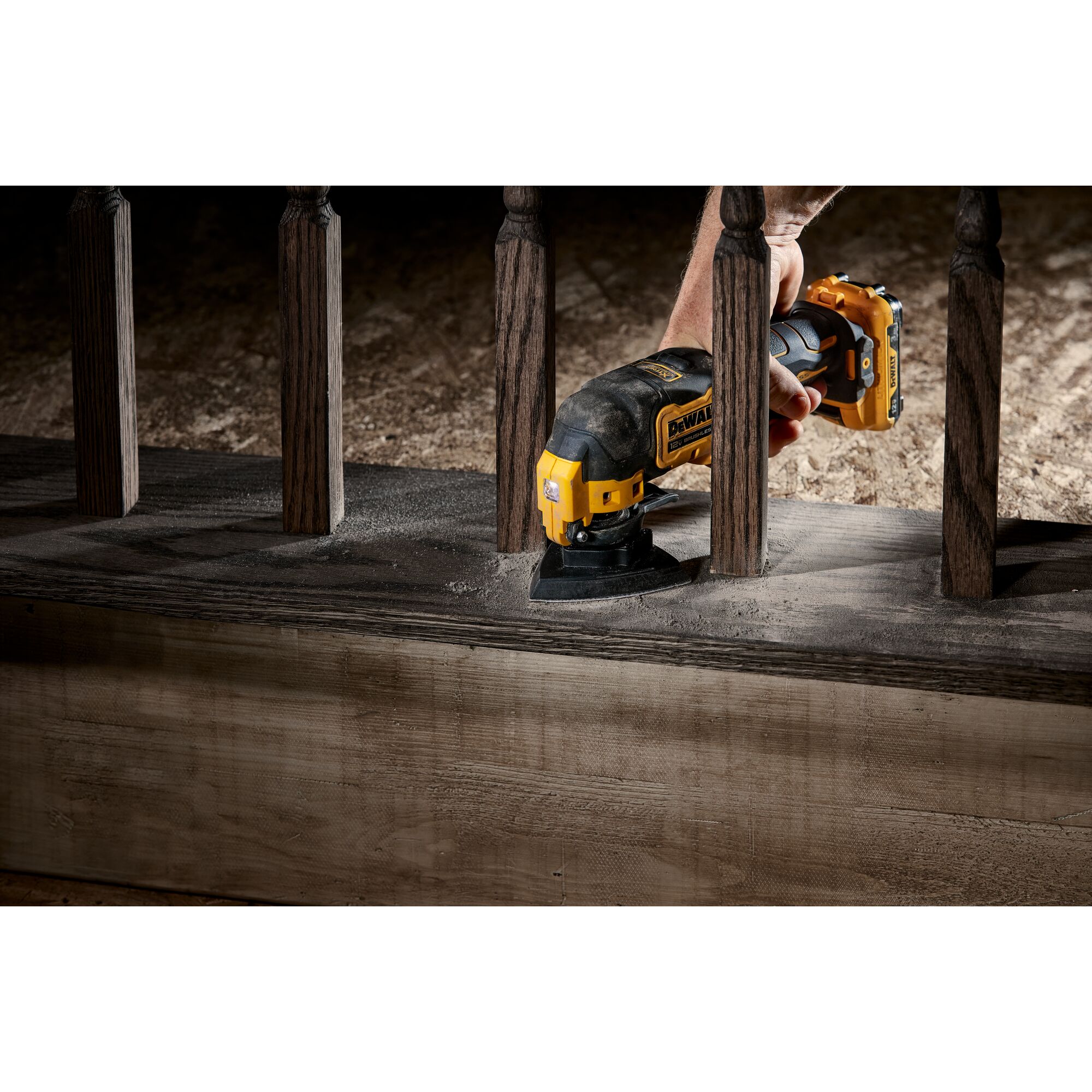 XTREME™ 12V MAX* Brushless Cordless Oscillating Tool Kit | DEWALT