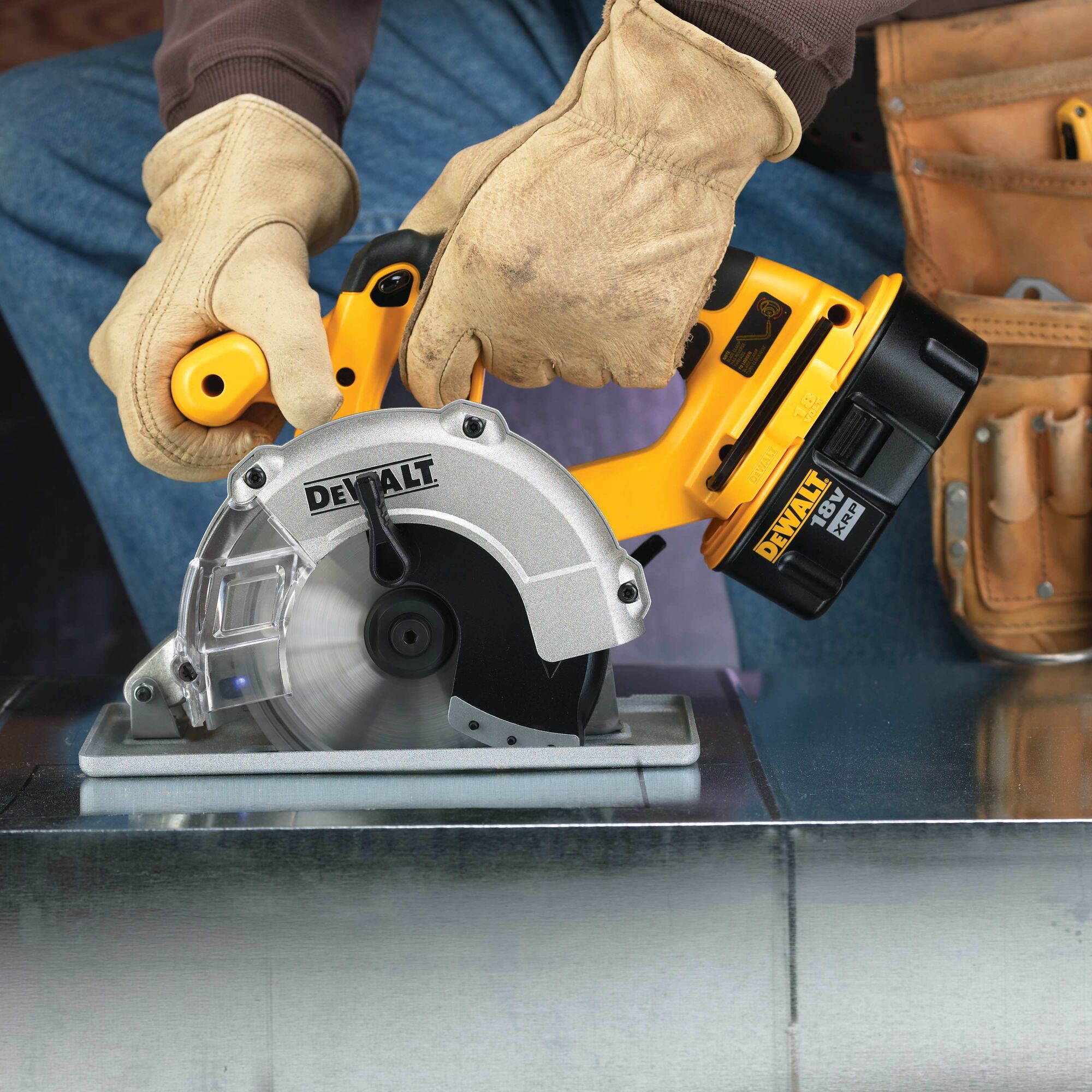 18V Metal Cutting Circular Saw Kit DEWALT