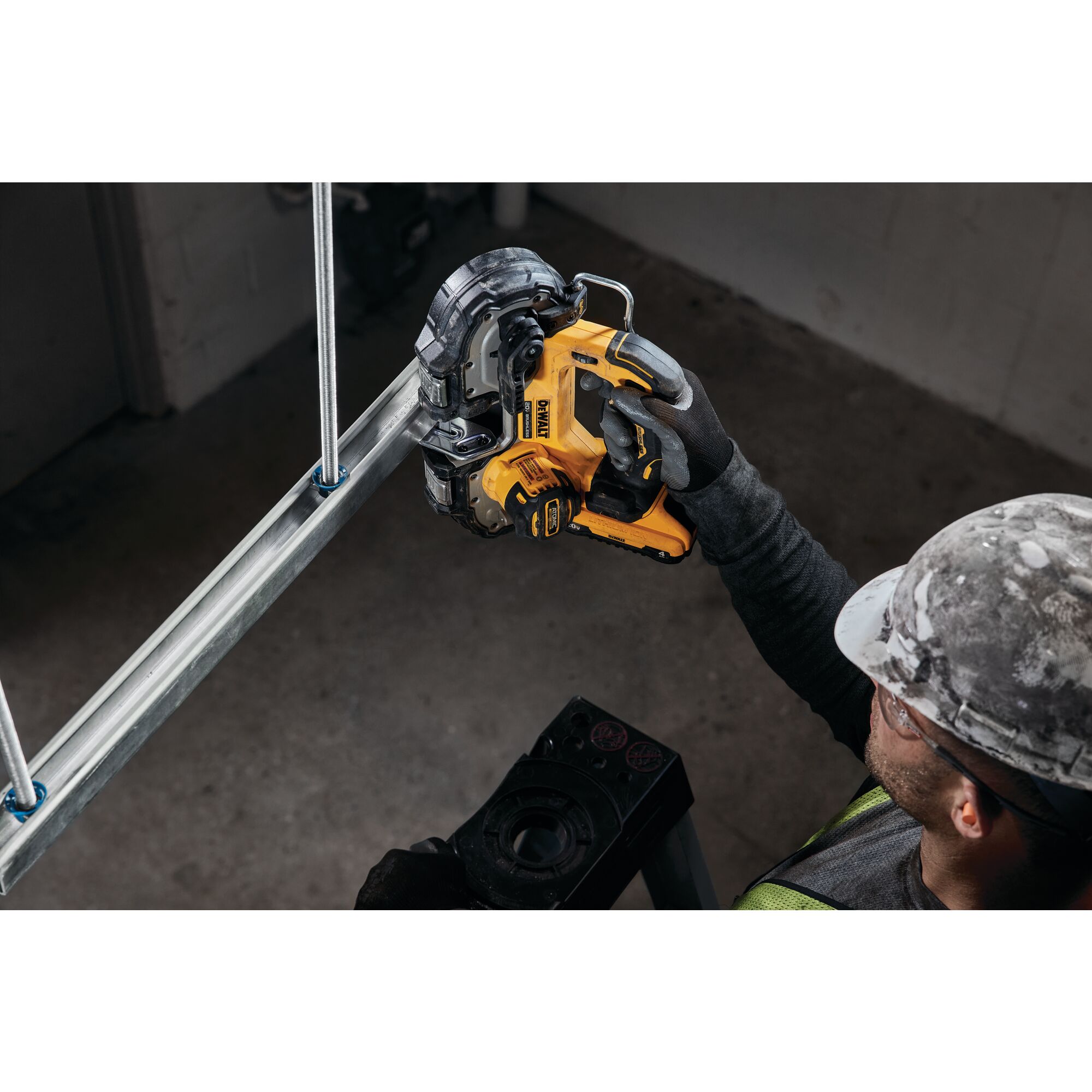 Dewalt atomic 2024 band saw