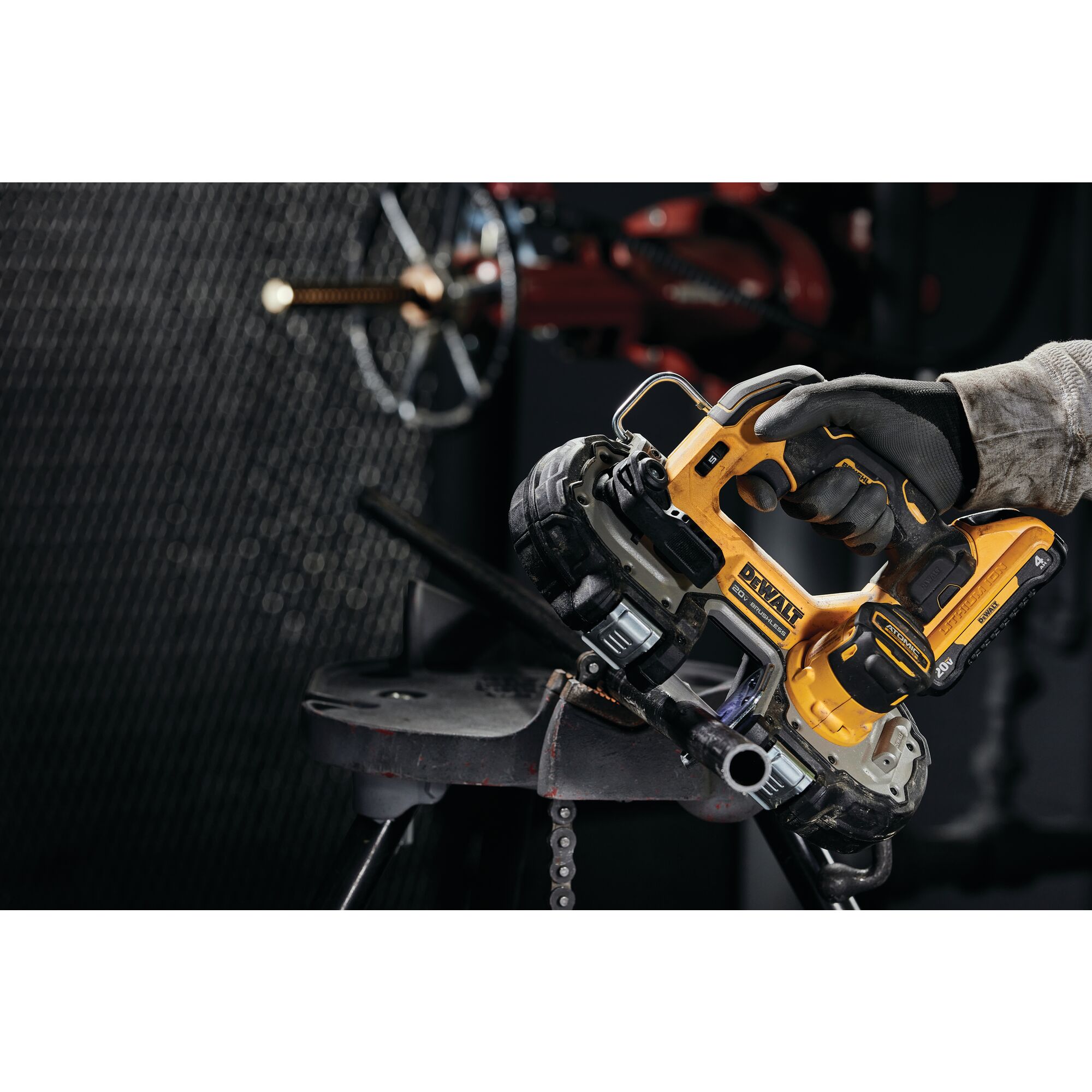 ATOMIC™ 20V MAX* Brushless Cordless 1-3/4 in. Compact Bandsaw