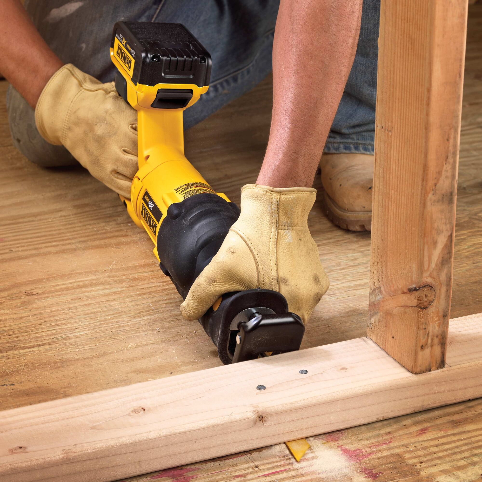 Cordless reciprocating best sale saw dewalt