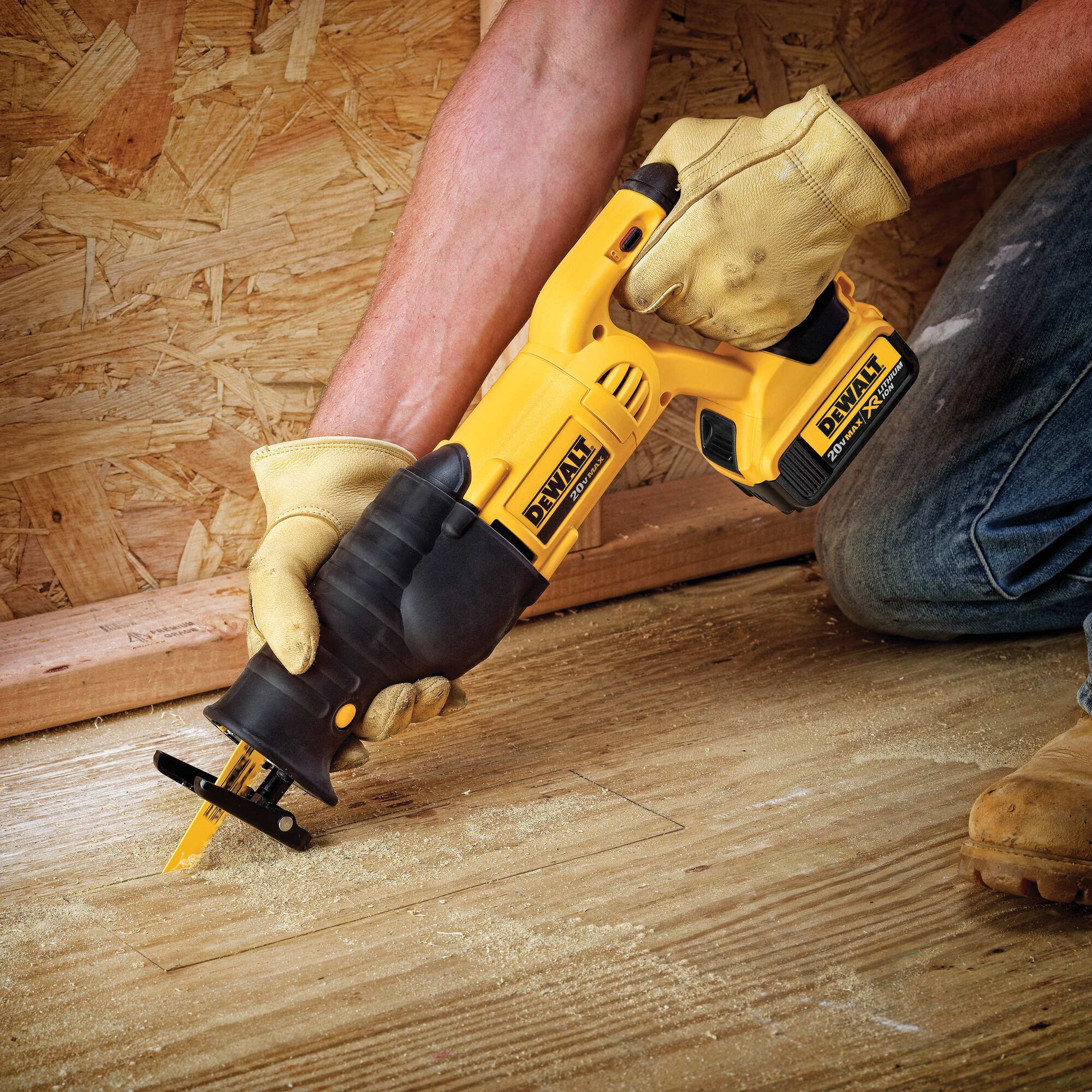 Dewalt cordless sawzall with battery new arrivals