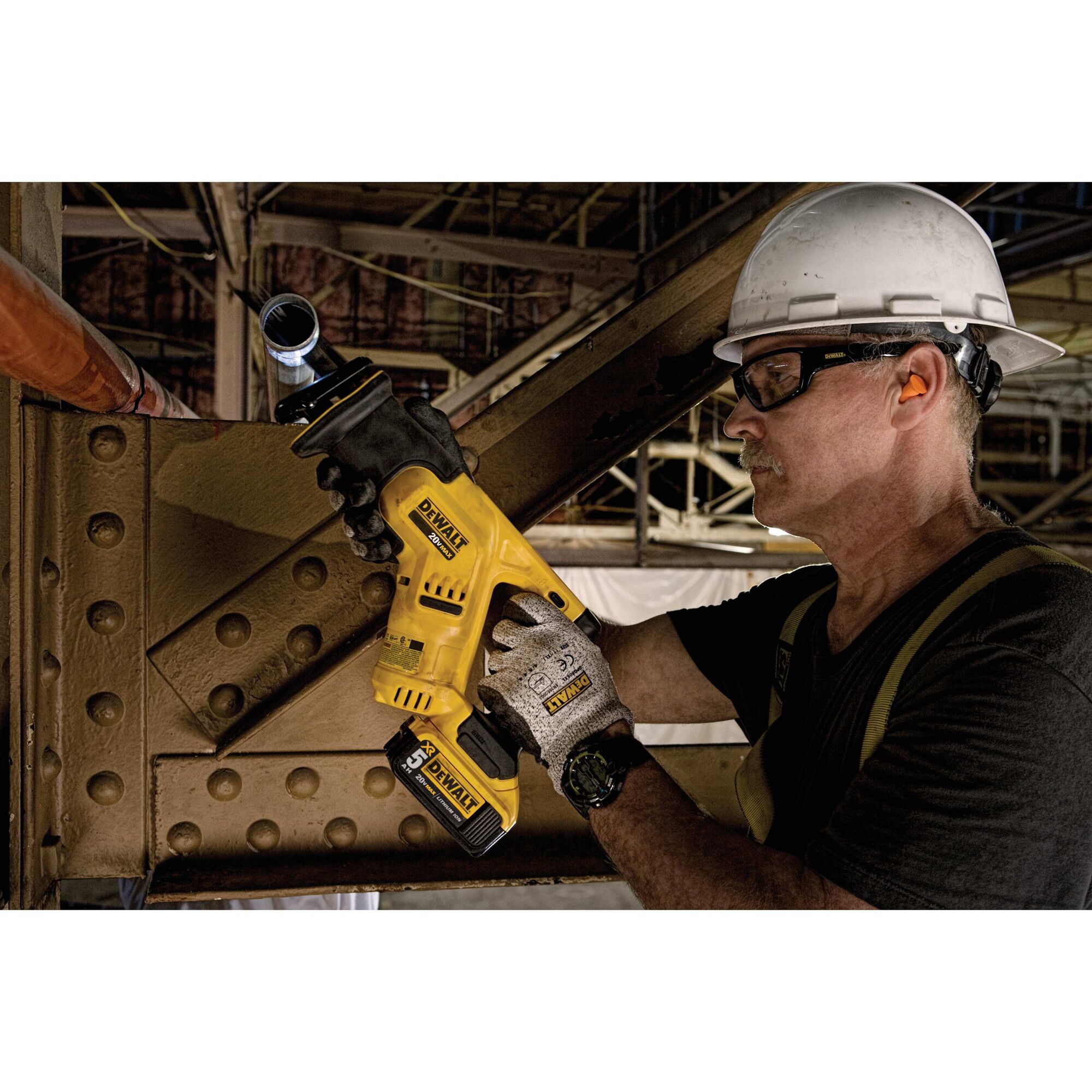 20V MAX Compact Reciprocating Saw Kit DEWALT