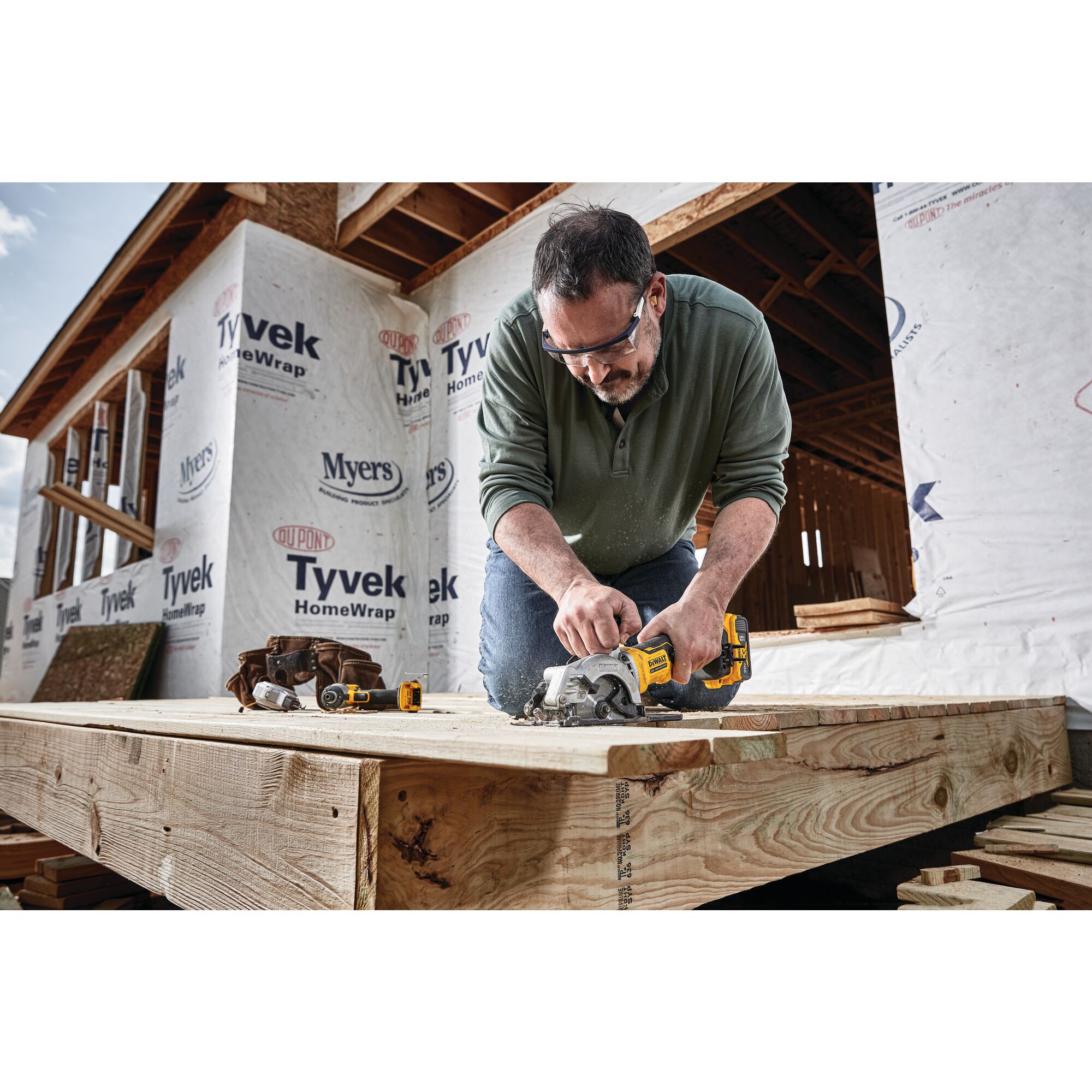 Dewalt circular saw online atomic