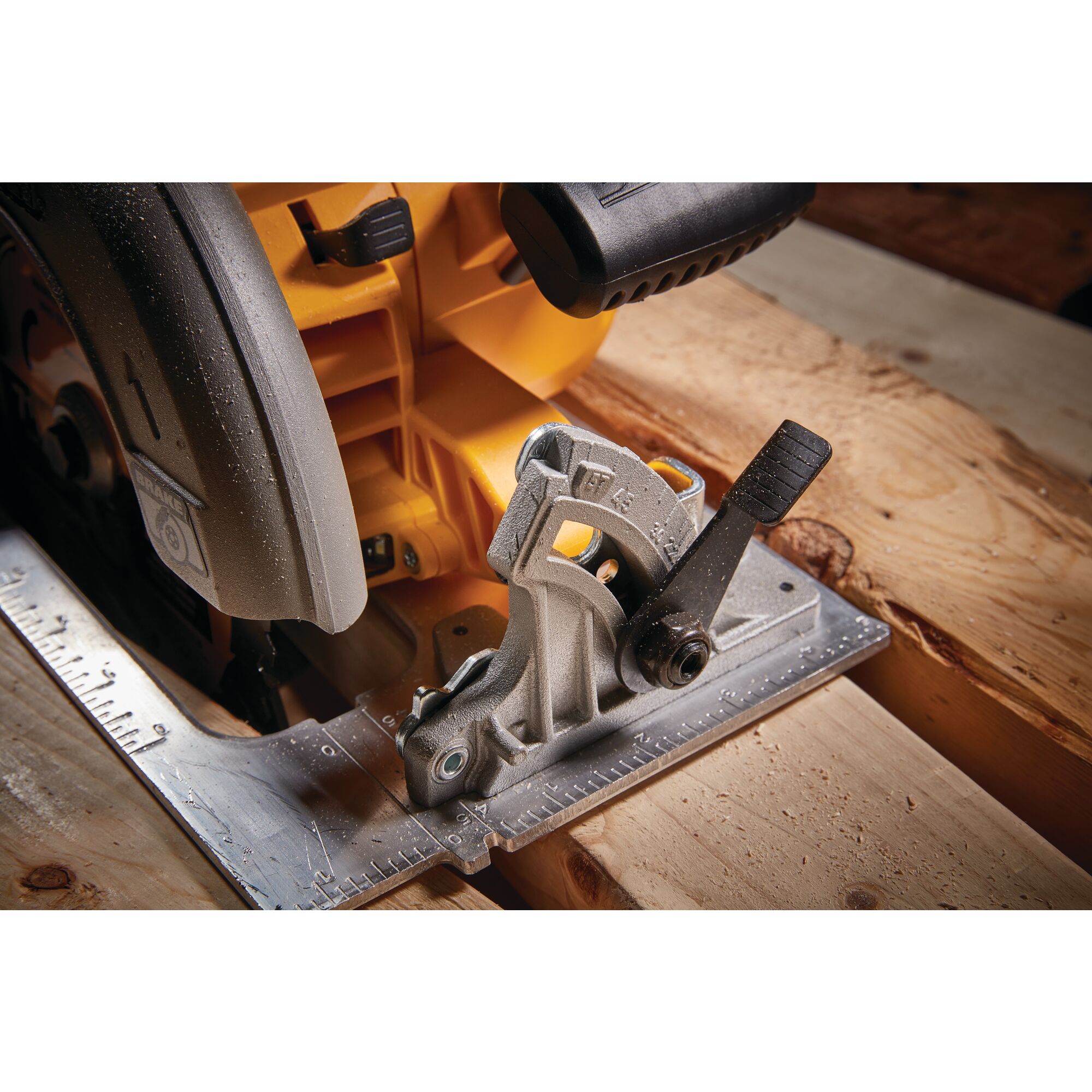 Dewalt 20v best sale flexvolt circular saw