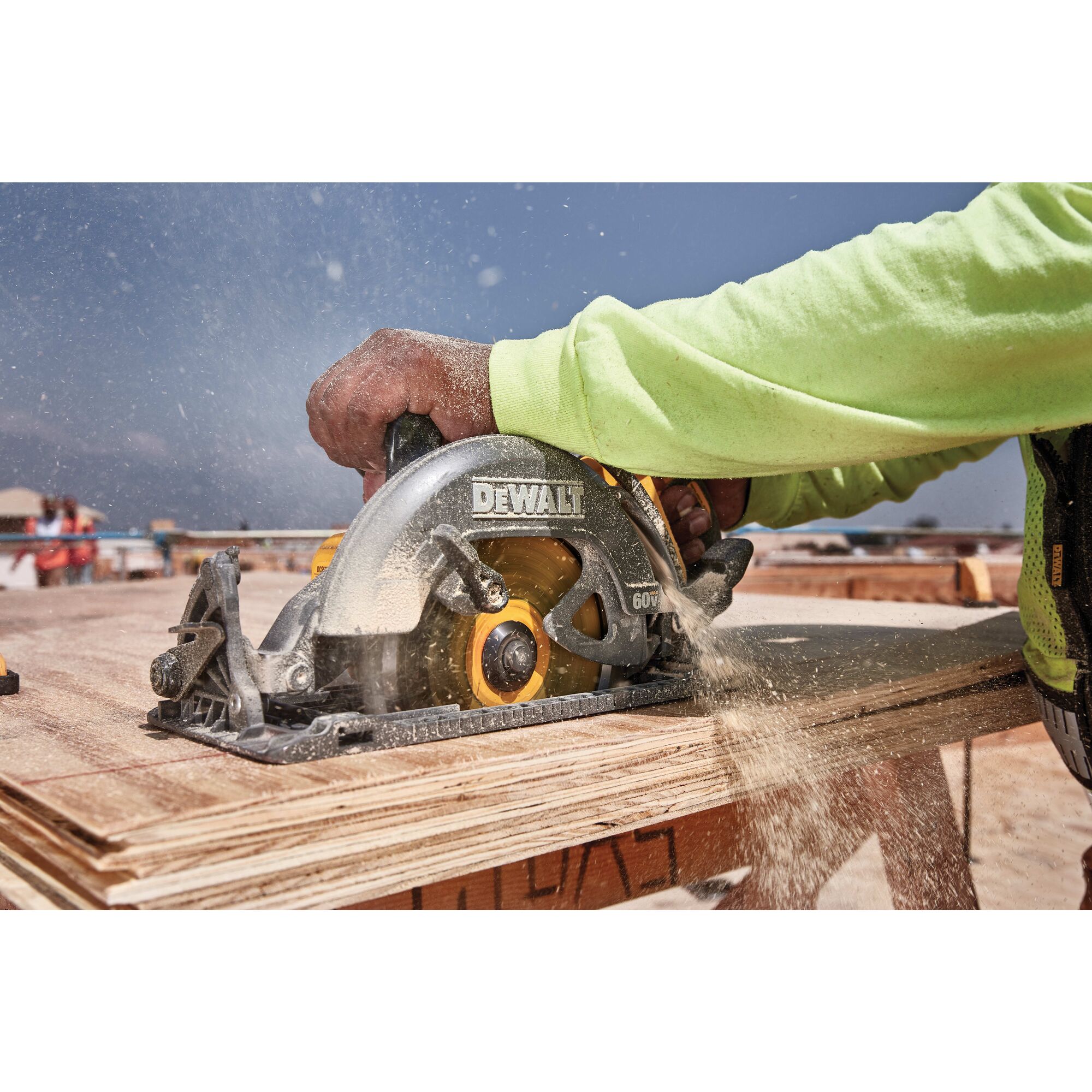 Dewalt flexvolt deals worm drive saw