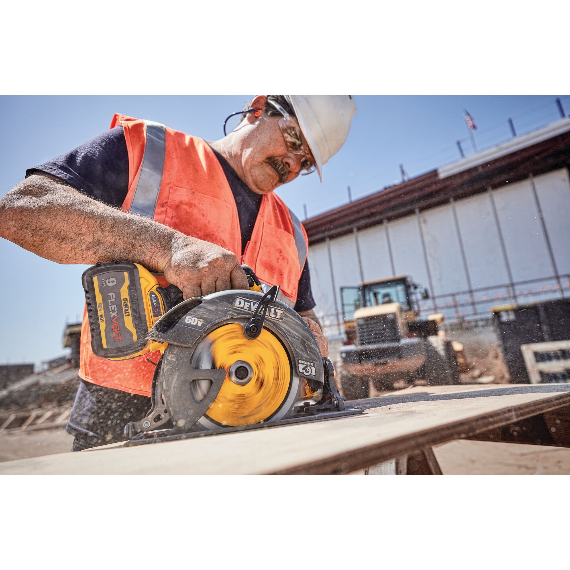 Best dewalt cordless online circular saw