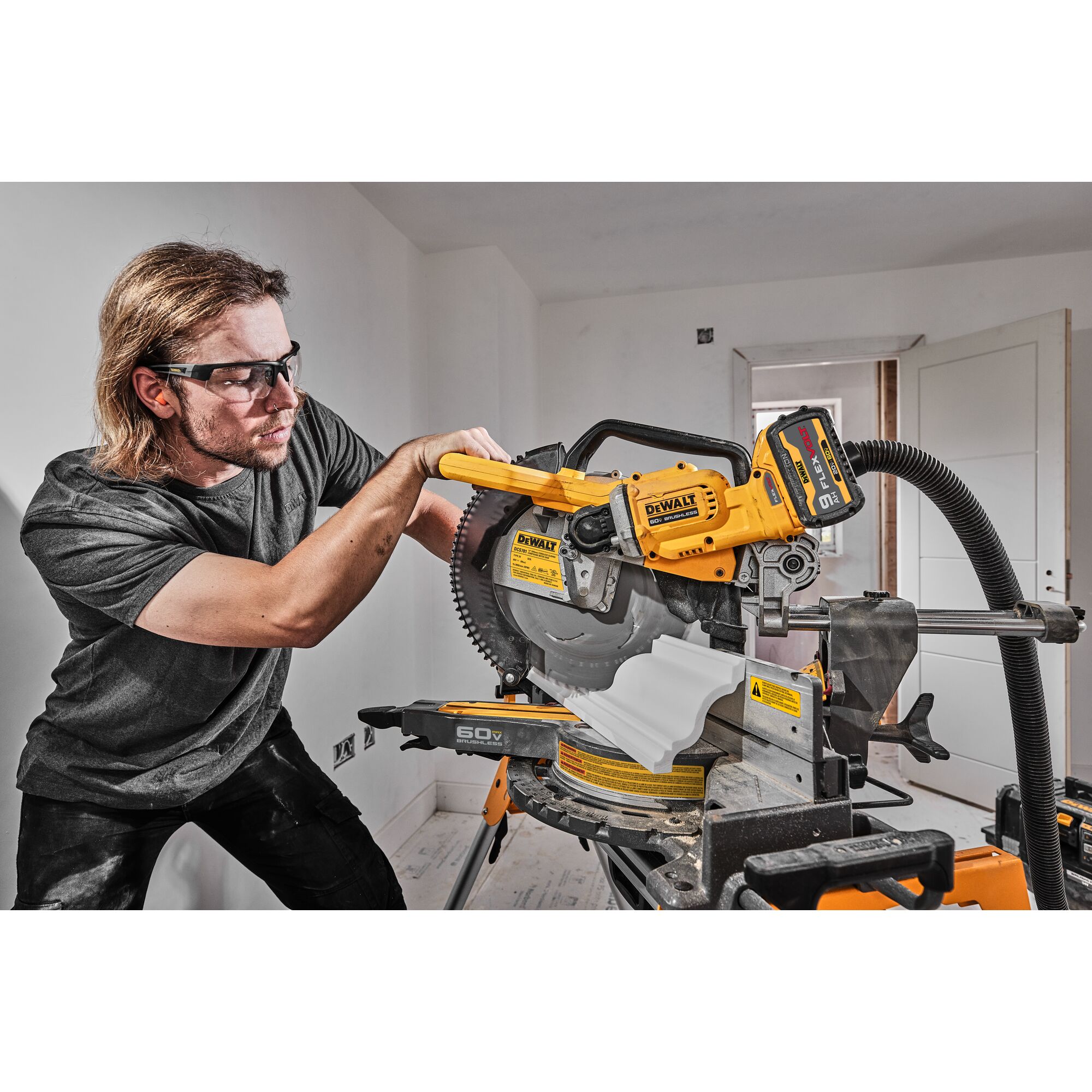 Dewalt flexvolt 2025 chop saw