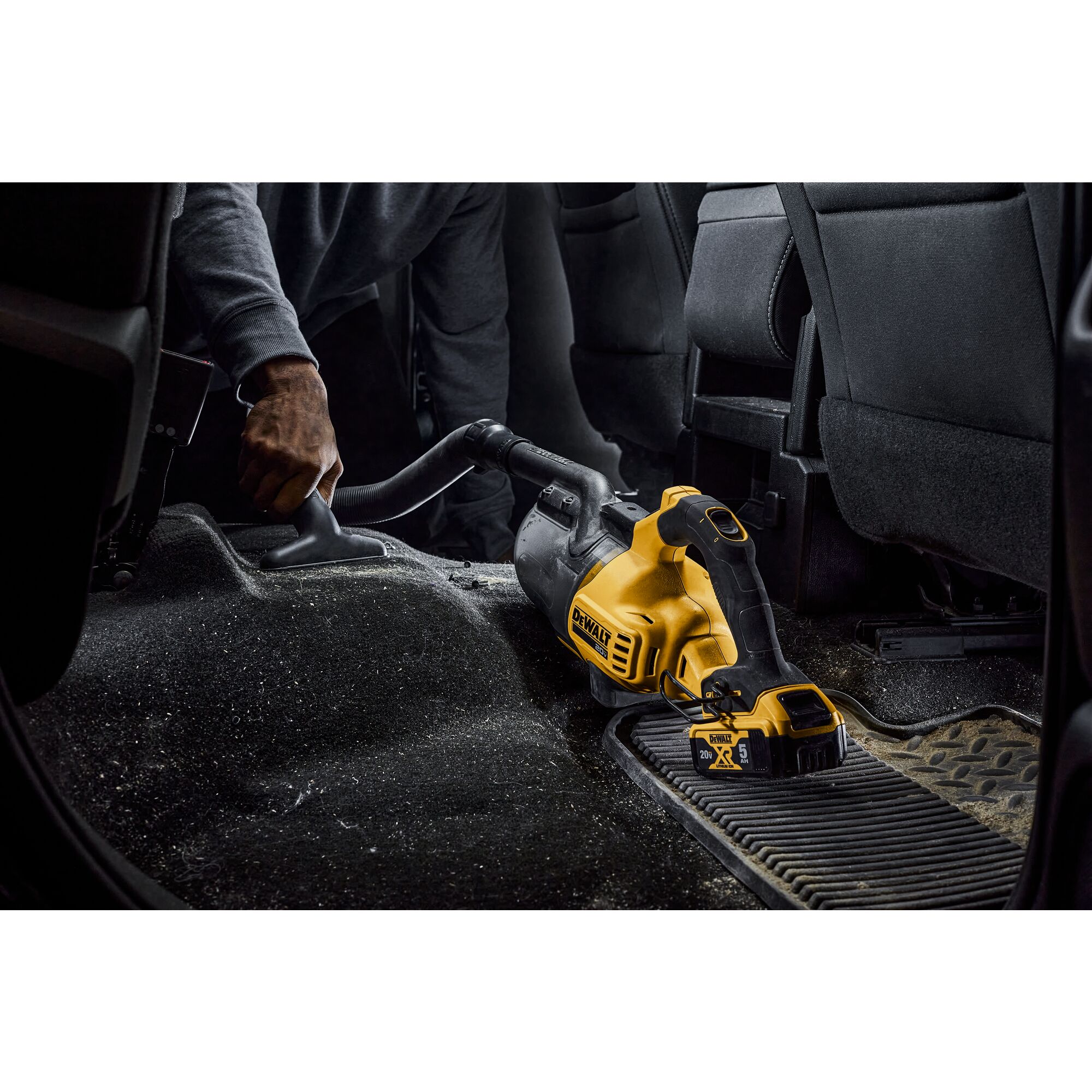 Dewalt vacuum on sale 20 volt