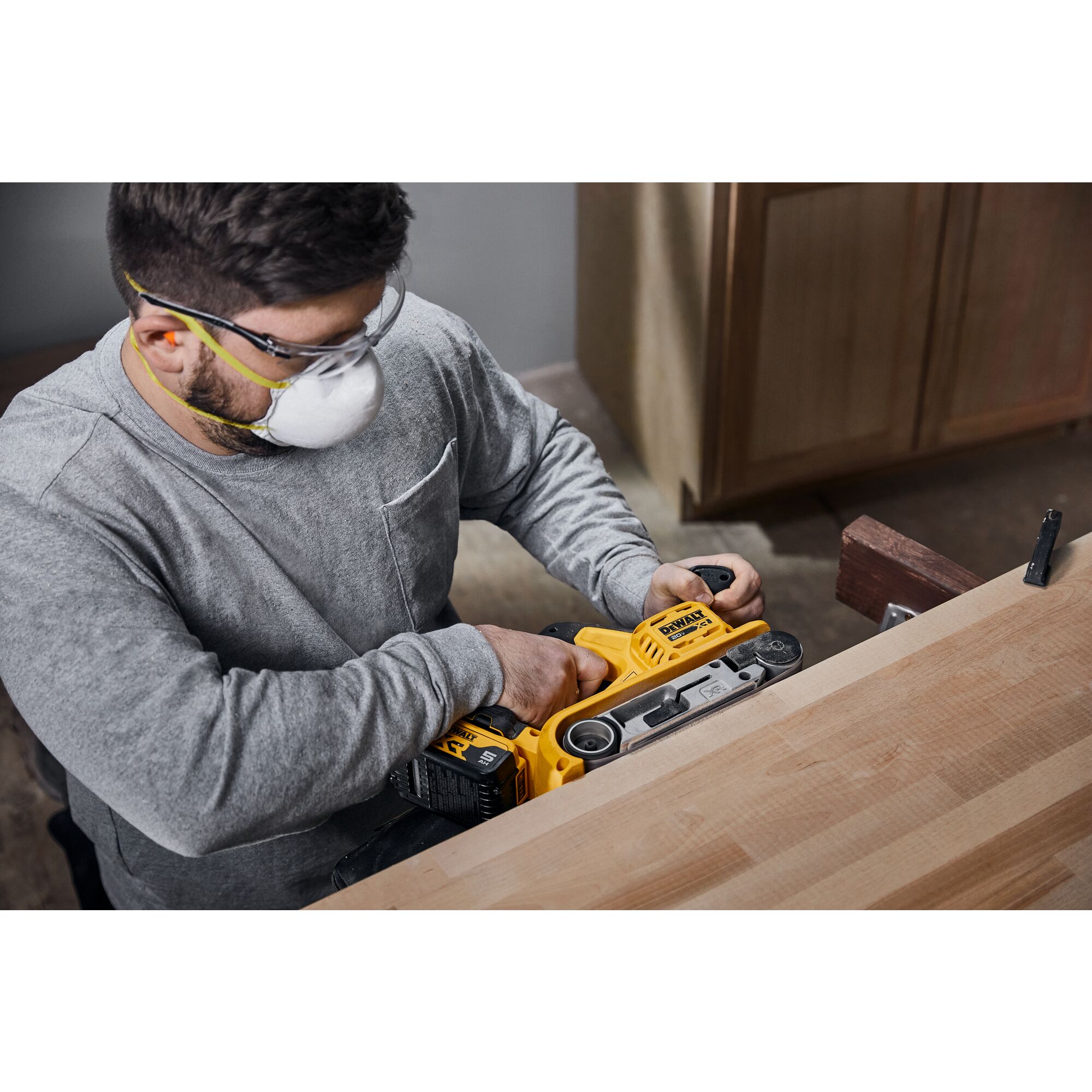 Dewalt battery on sale hand sander