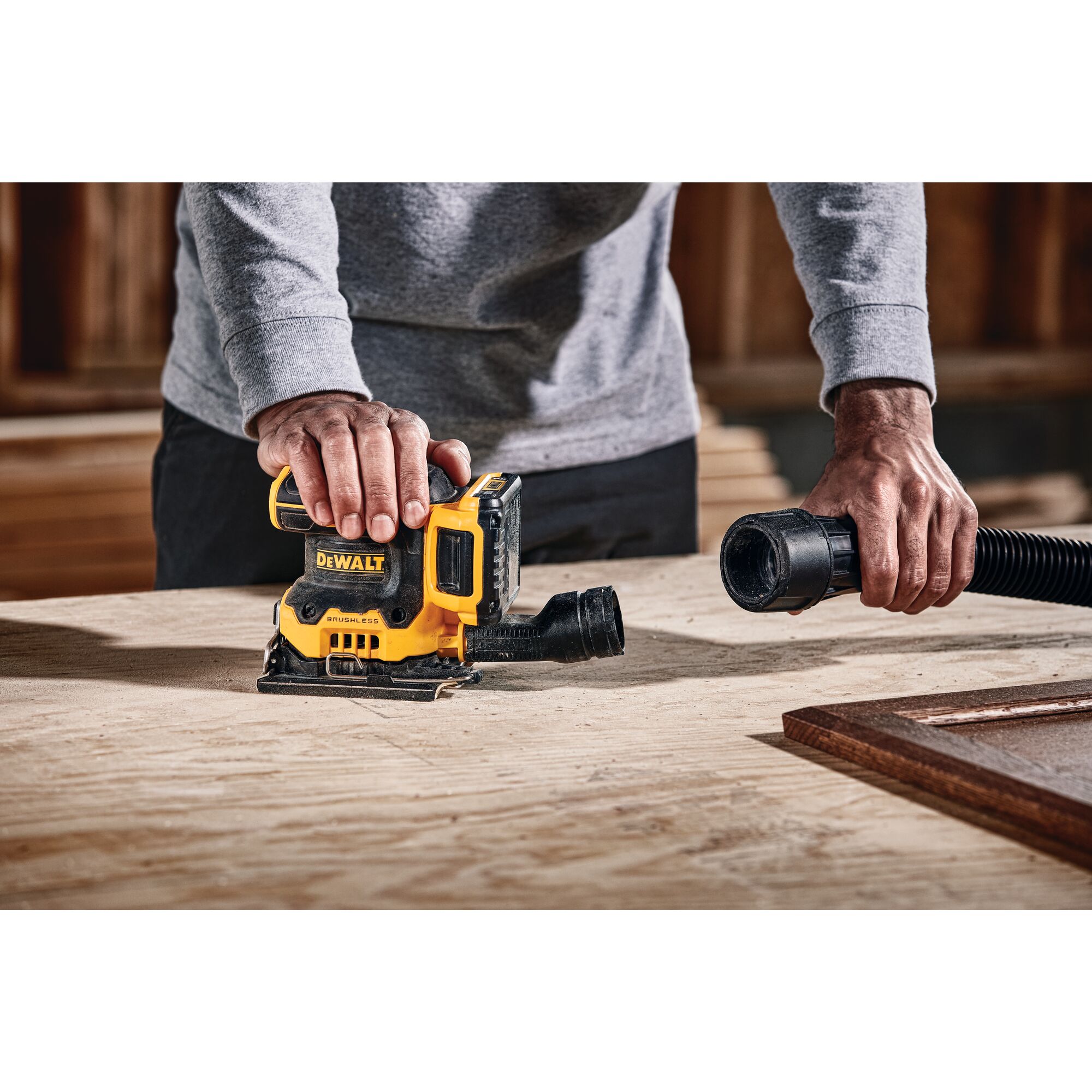 Battery on sale dewalt sander