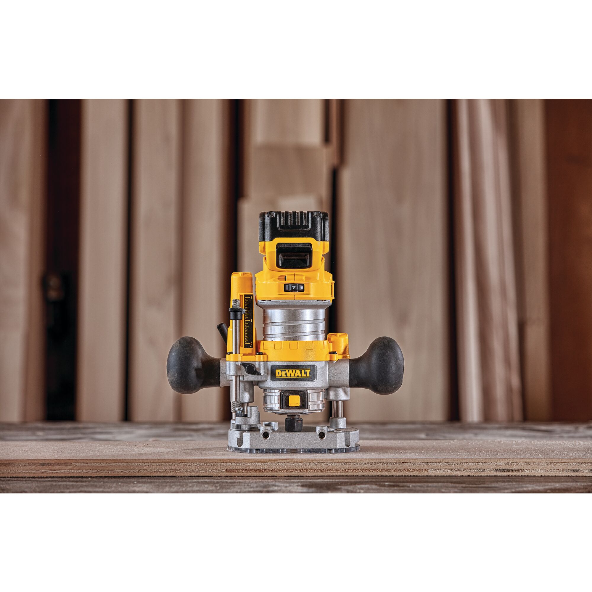 Dewalt best sale mini router