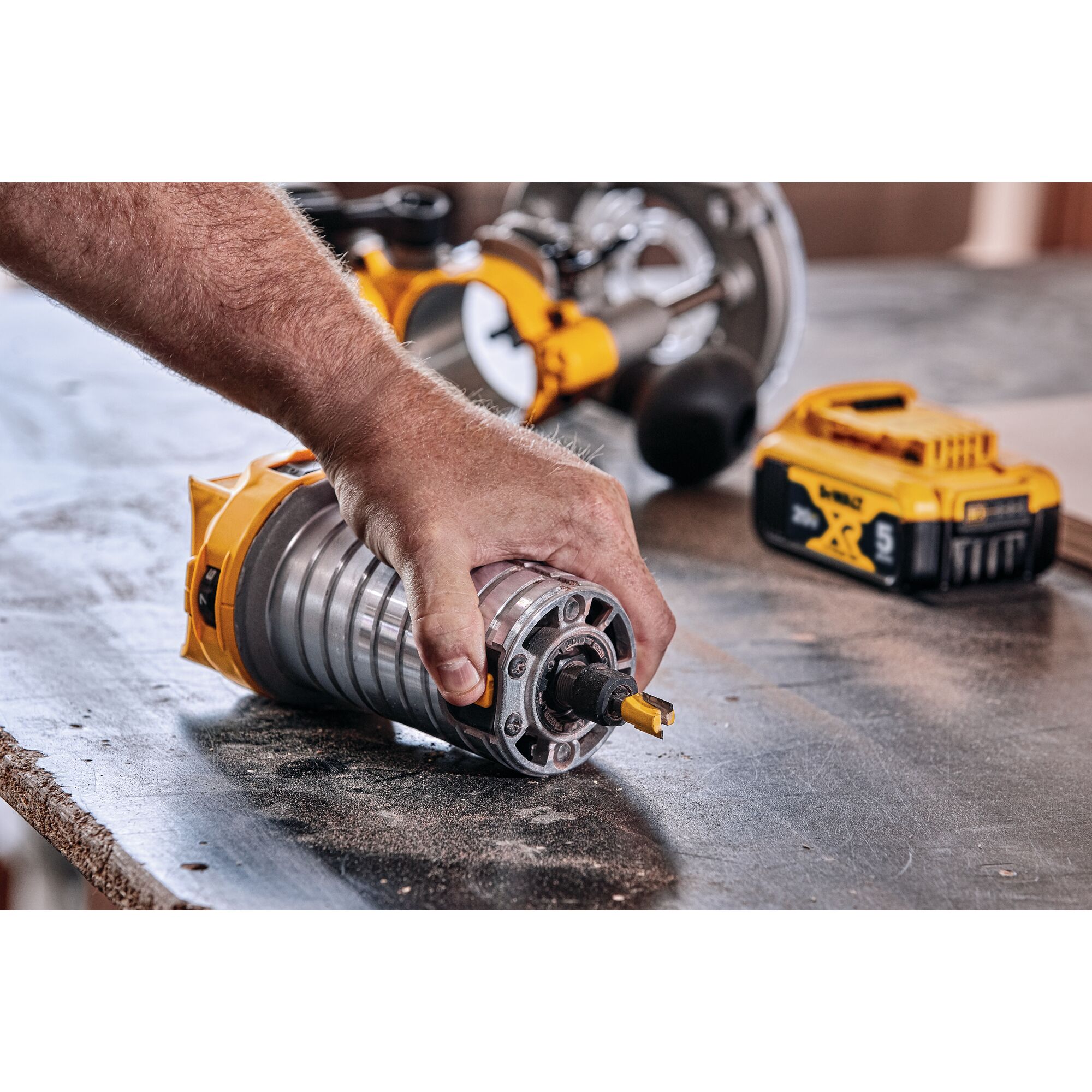 Dewalt cordless best sale compact router