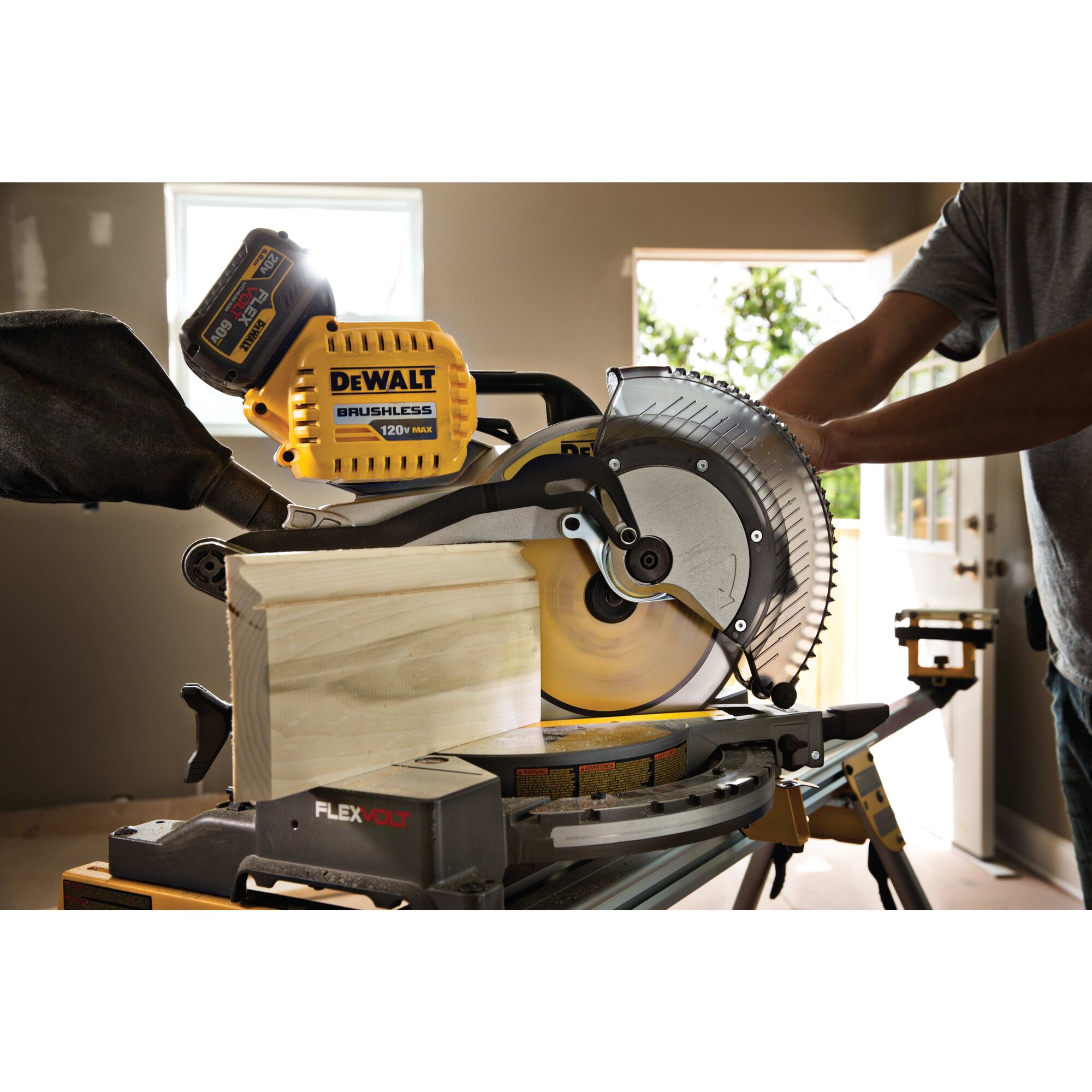 Dewalt flexvolt double bevel store compound miter saw