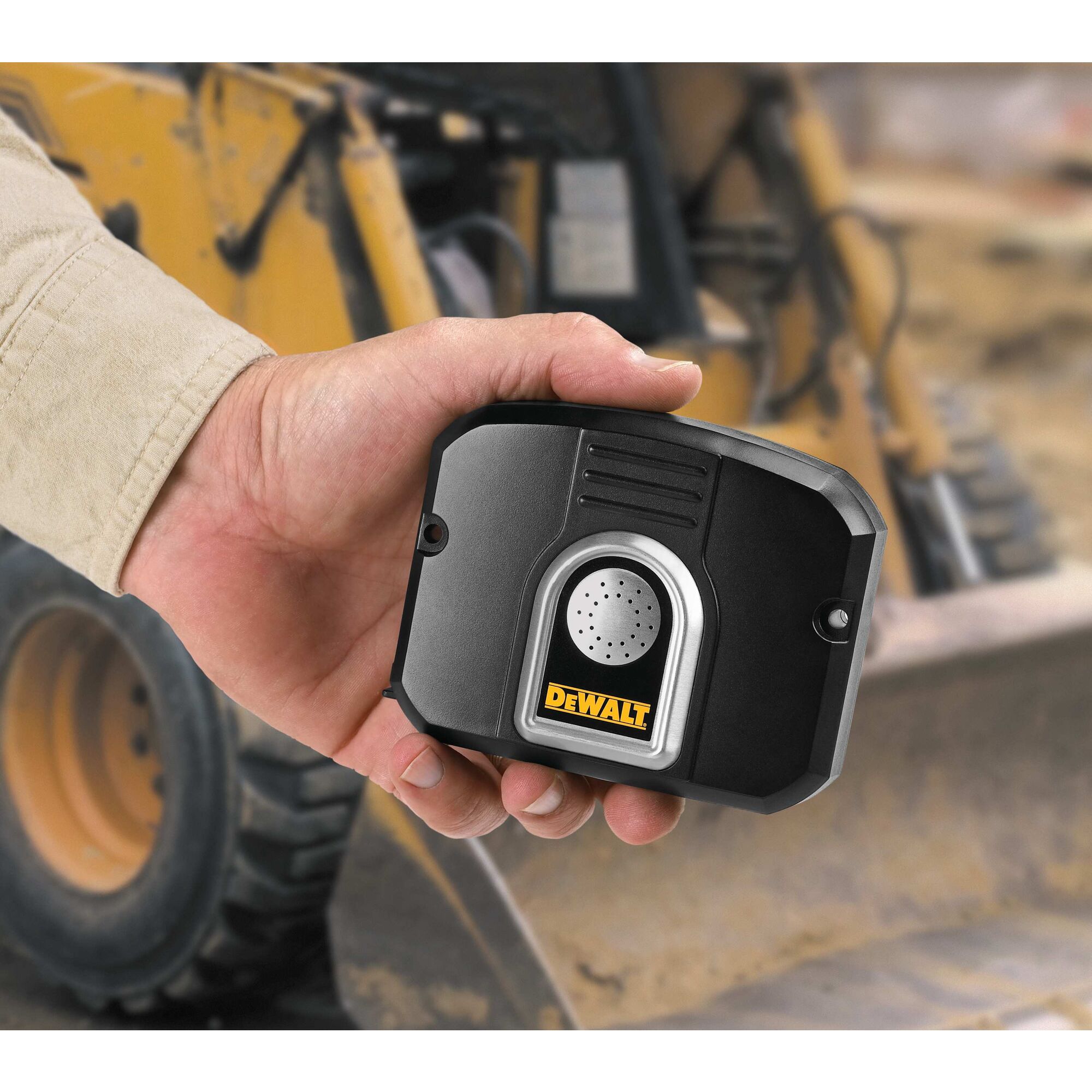 MOBILELOCK GPS Locator With Anti Theft Alarm DEWALT