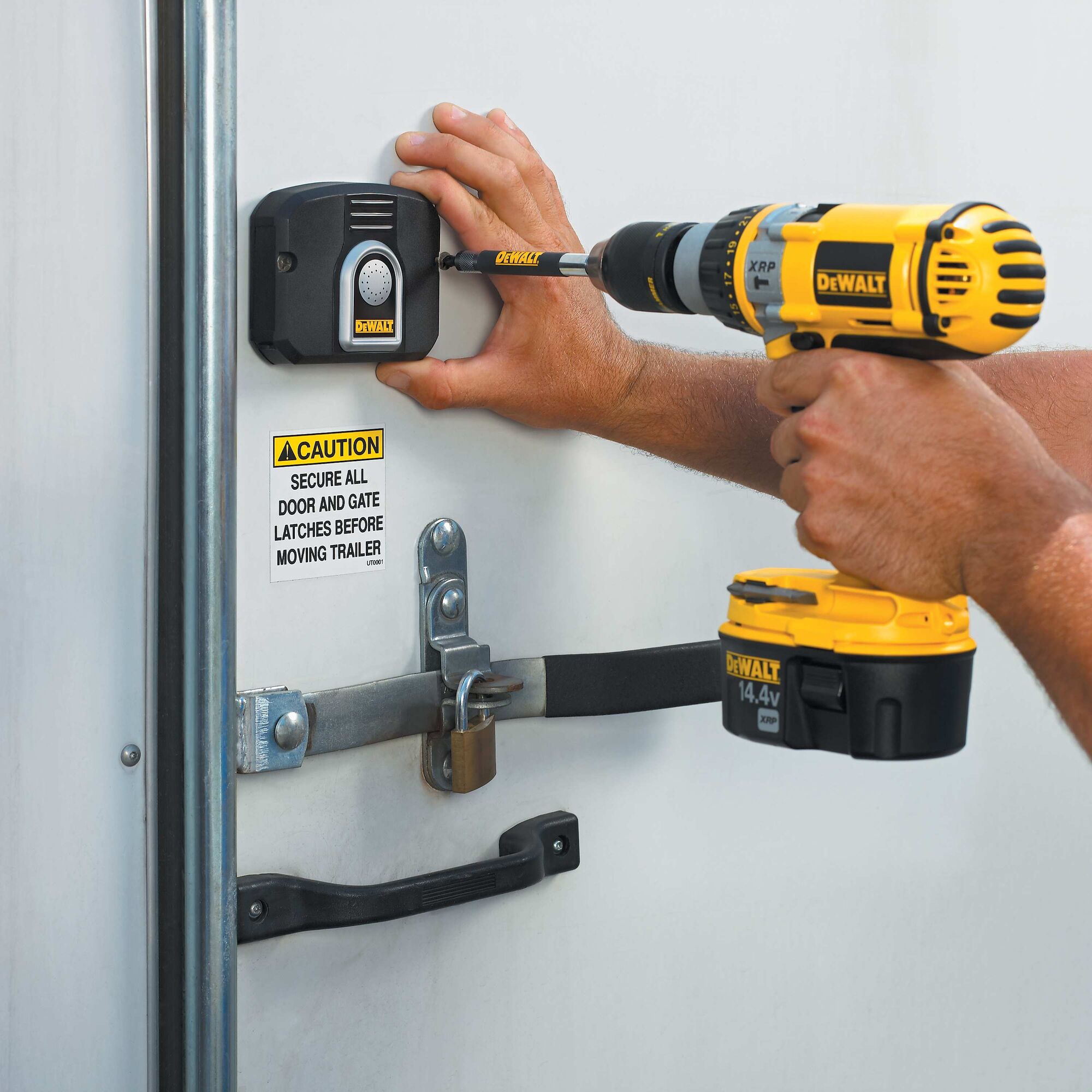 MOBILELOCK GPS Locator With Anti Theft Alarm DEWALT