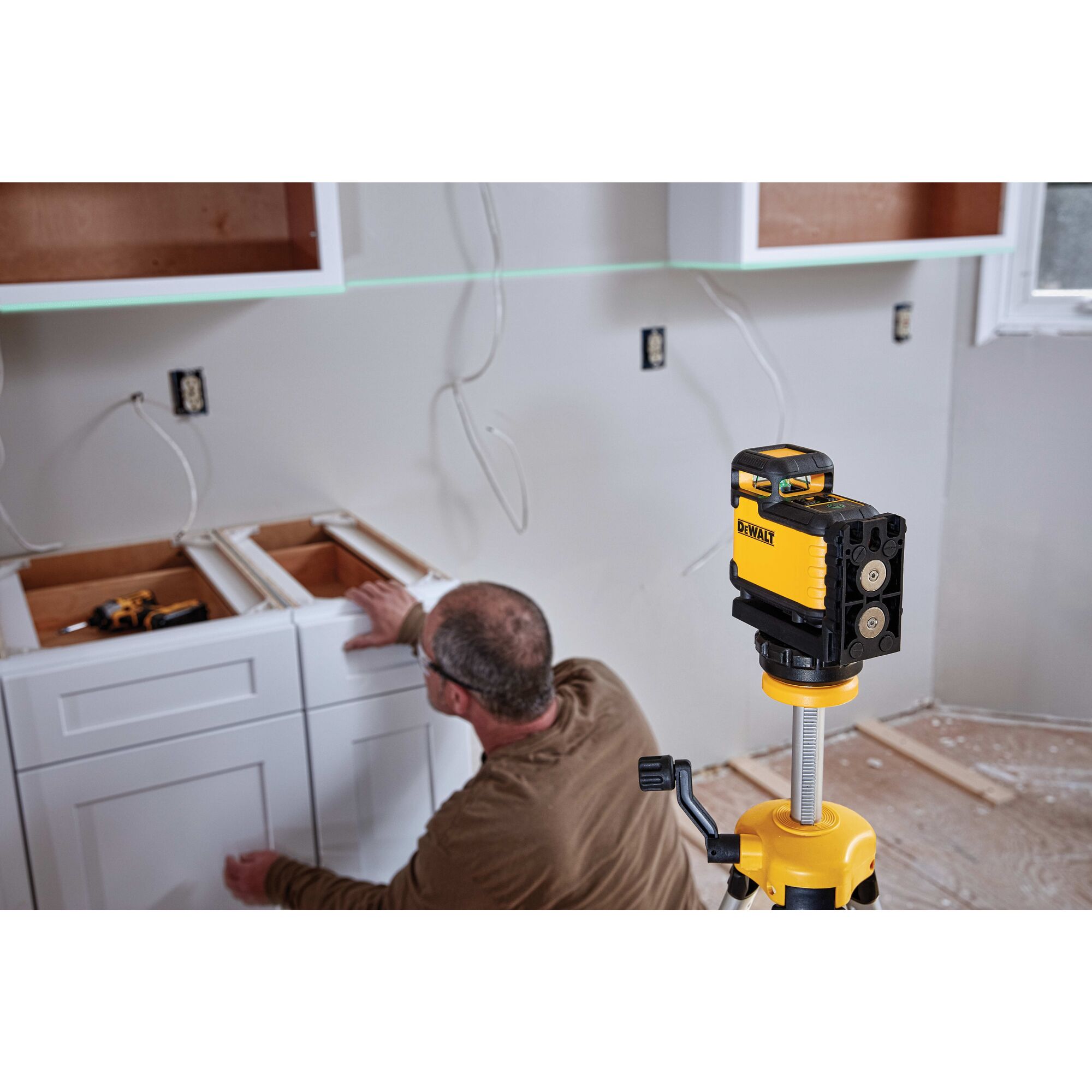 360 Degree Green beam Cross Line Laser DEWALT