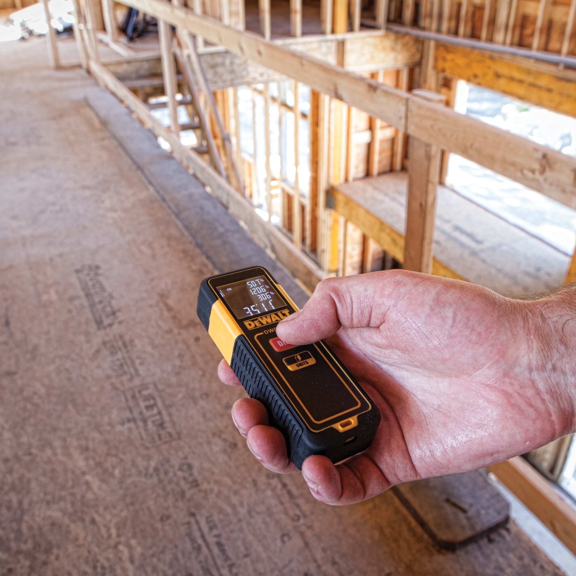 65 ft Laser Distance Measurer DEWALT