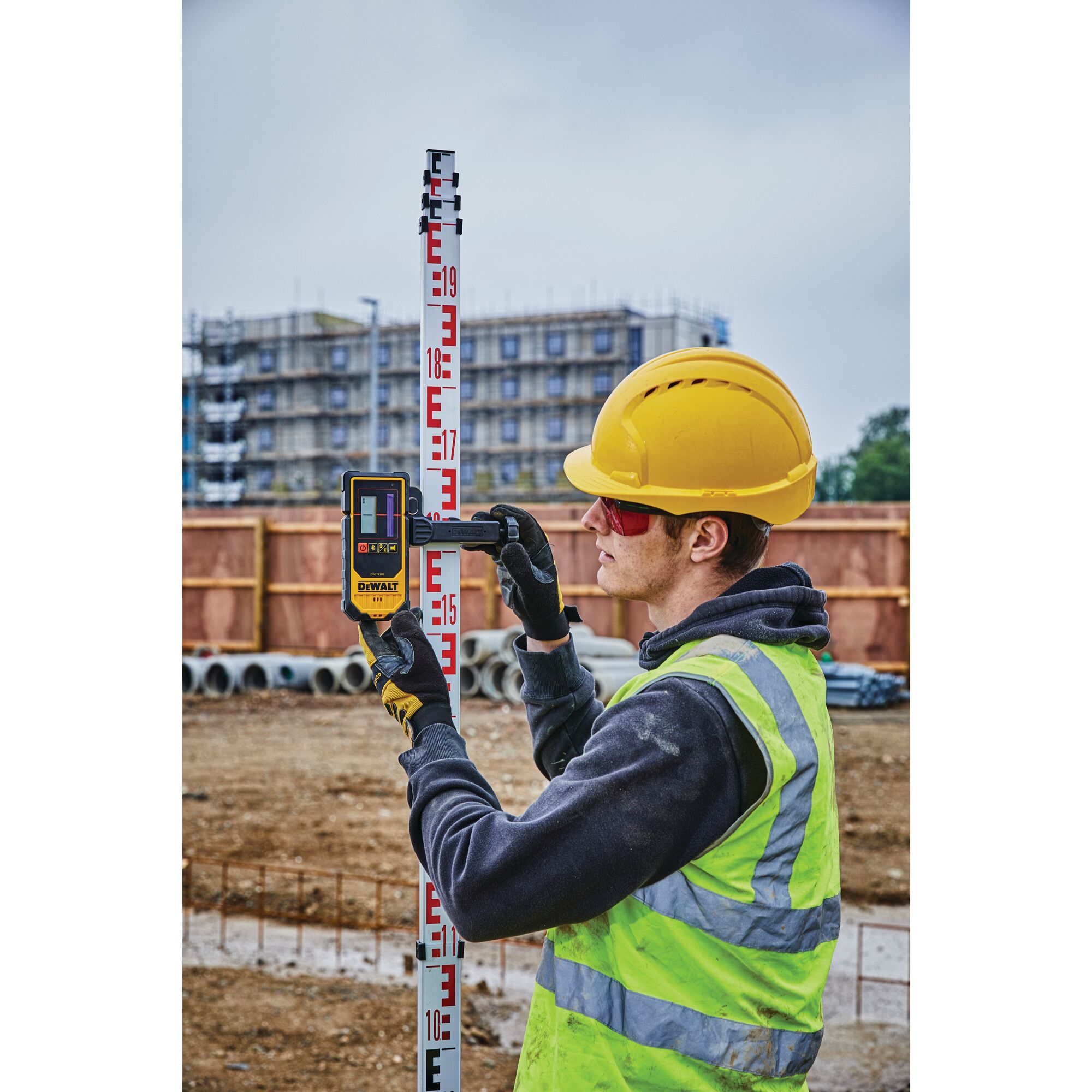 Best rotary laser level deals for construction