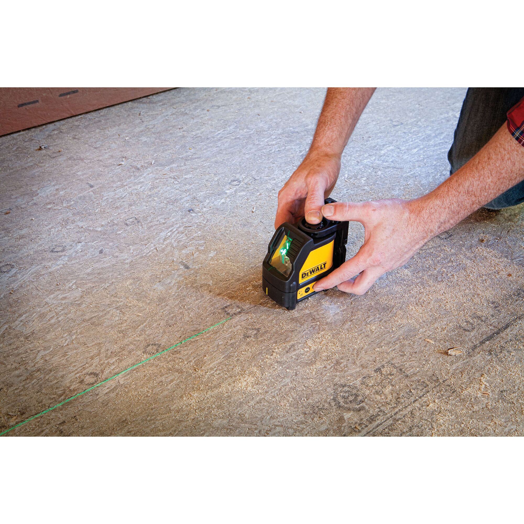 Green Cross Line Laser DEWALT