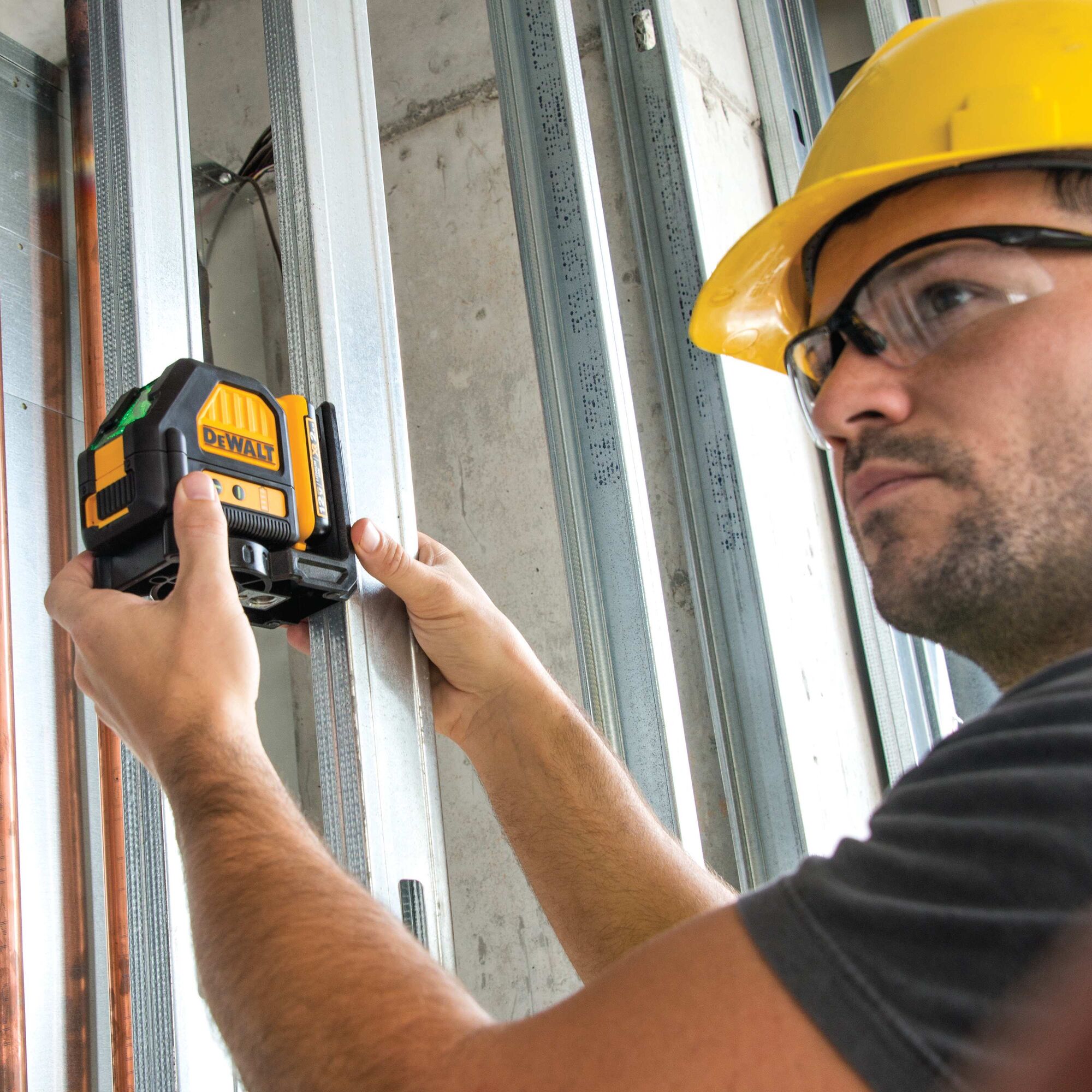 Dewalt 12v discount laser level green