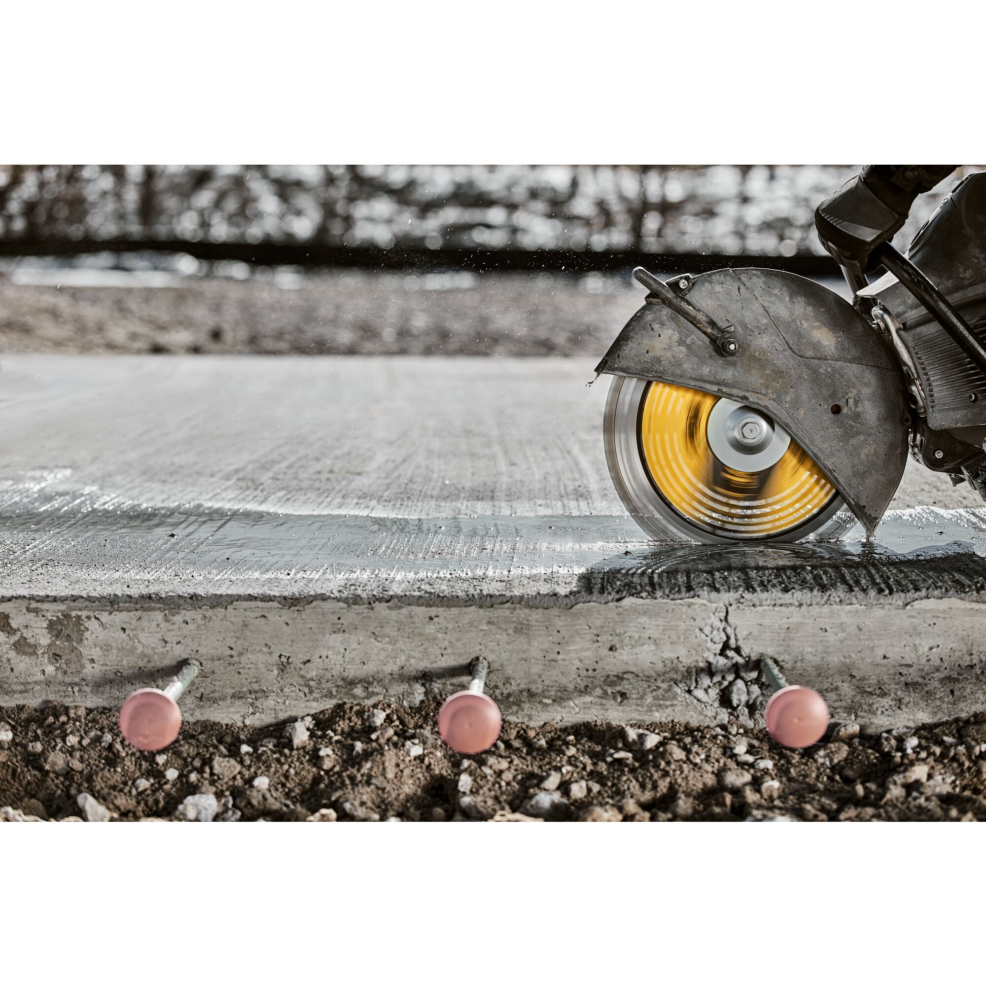 XP4 Reinforced Concrete Segmented Diamond Blade | DEWALT