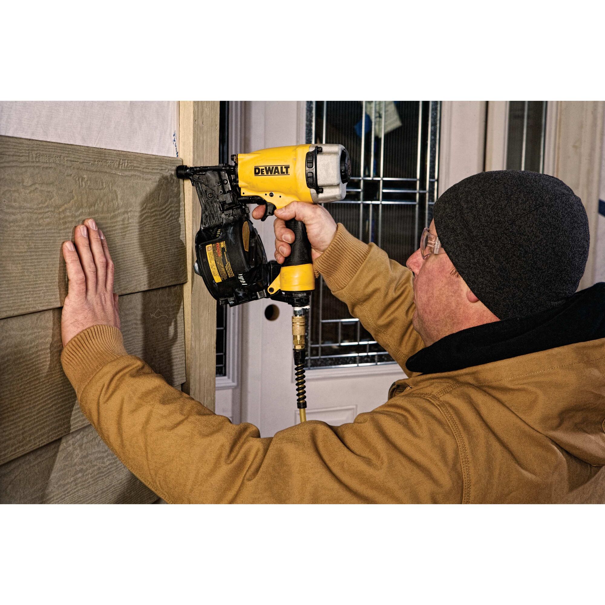 15 Coil Siding and Fencing Nailer DEWALT