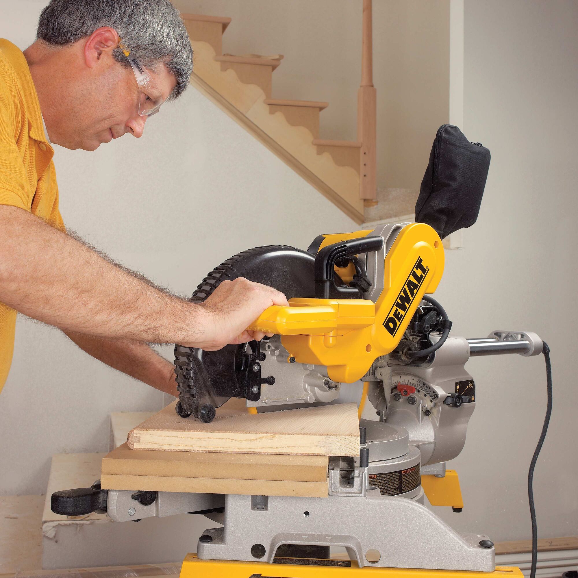 Dewalt cordless 10 discount inch miter saw