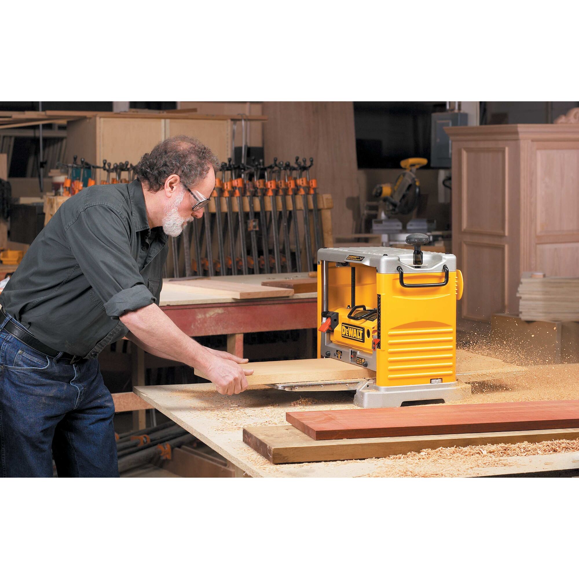 Large store thickness planer