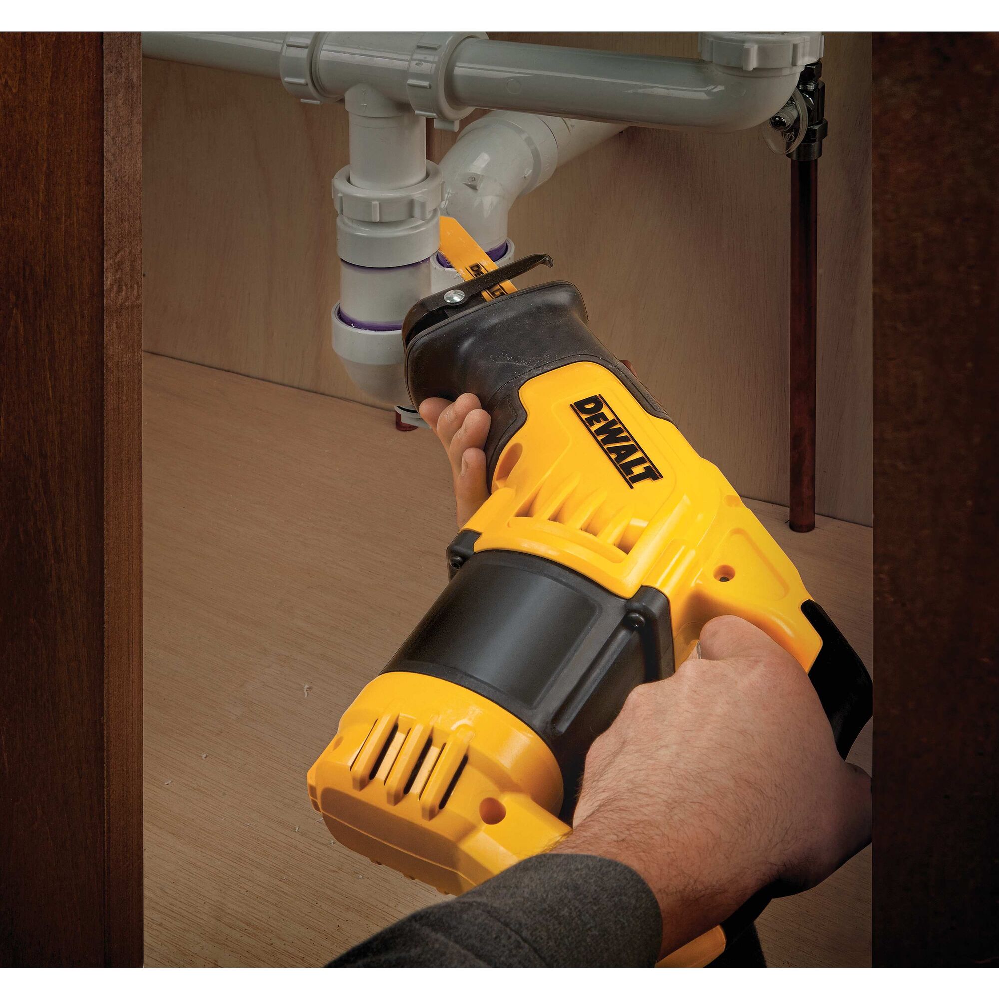 Dewalt 12 amp compact reciprocating outlet saw