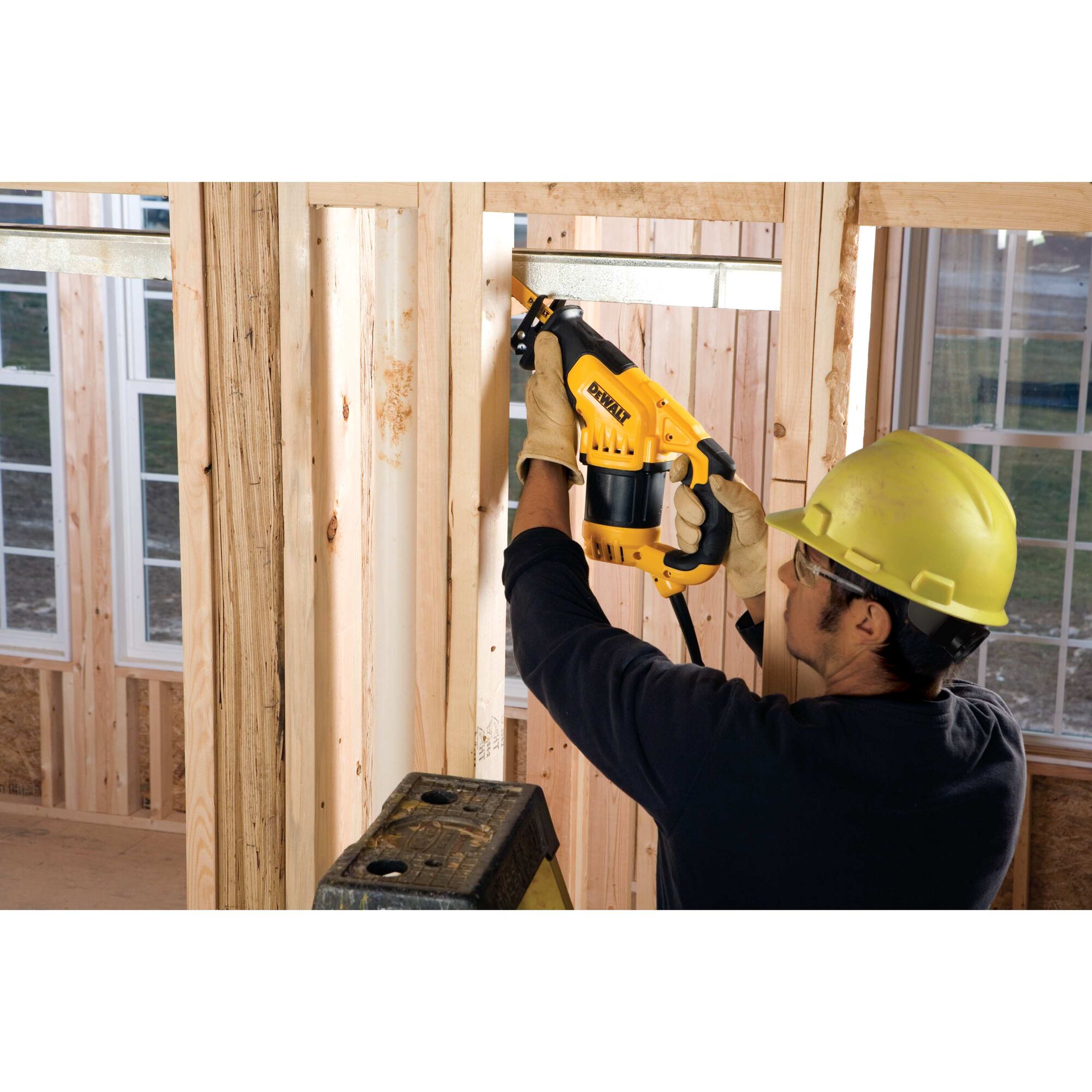 Dewalt 12 amp 2025 compact reciprocating saw