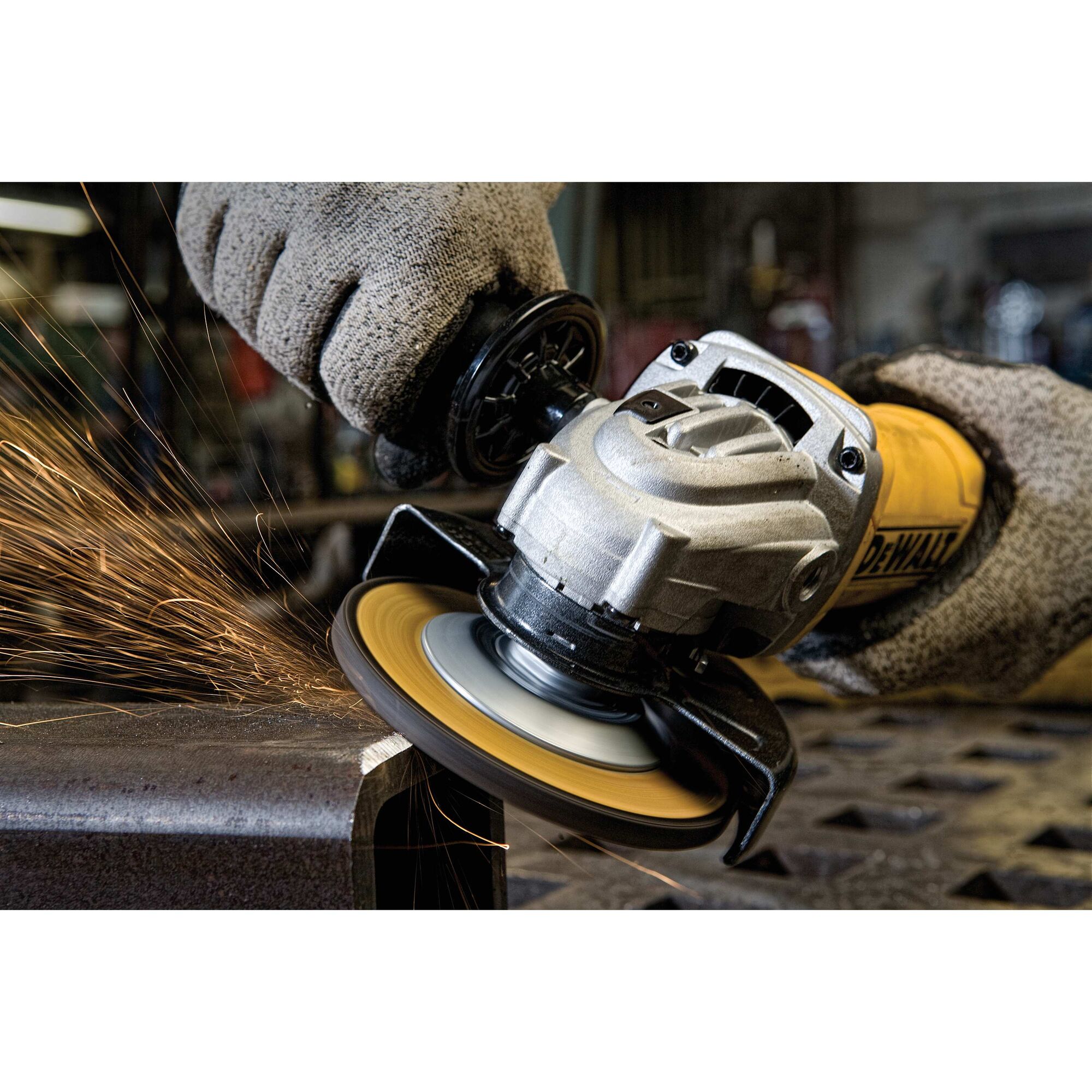 Dewalt dwe402 2024 small angle grinder