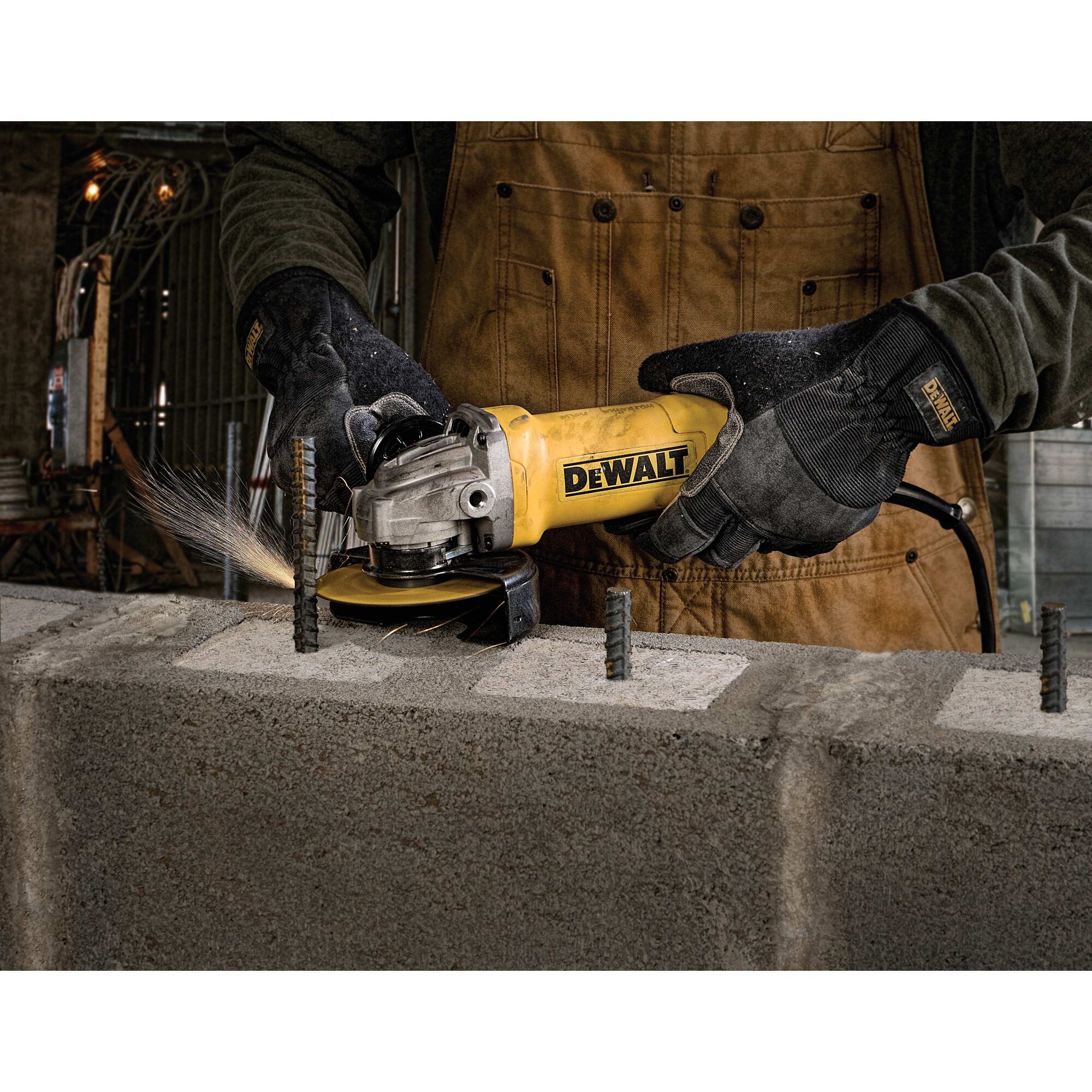 Dewalt dwe402 outlet small angle grinder