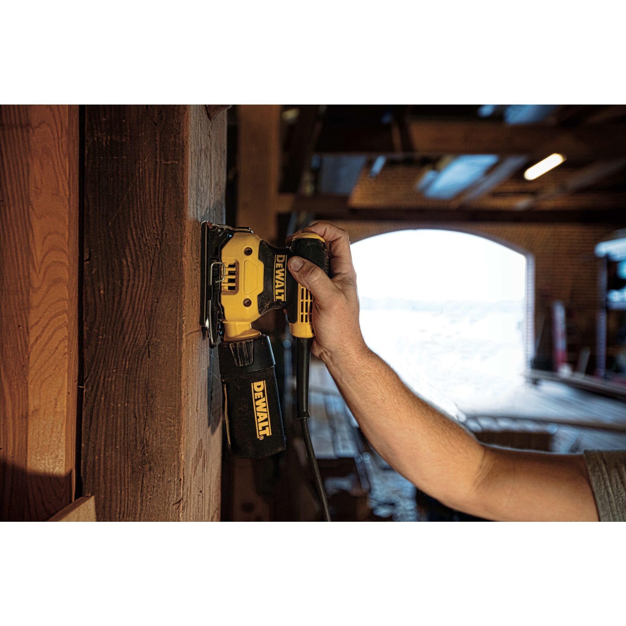 1 4 Sheet Palm Grip Sander DEWALT