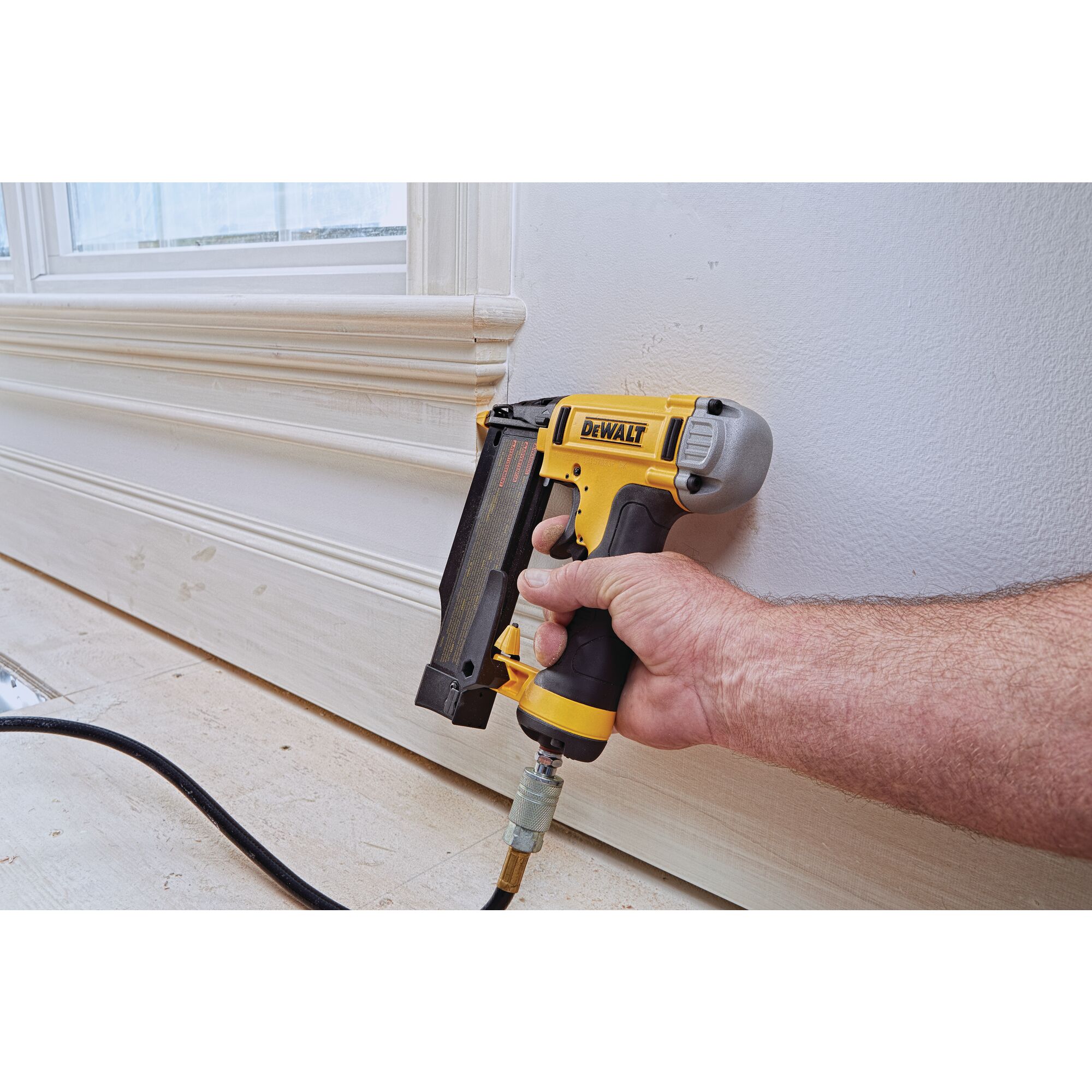 23 GA Pin Nailer DEWALT