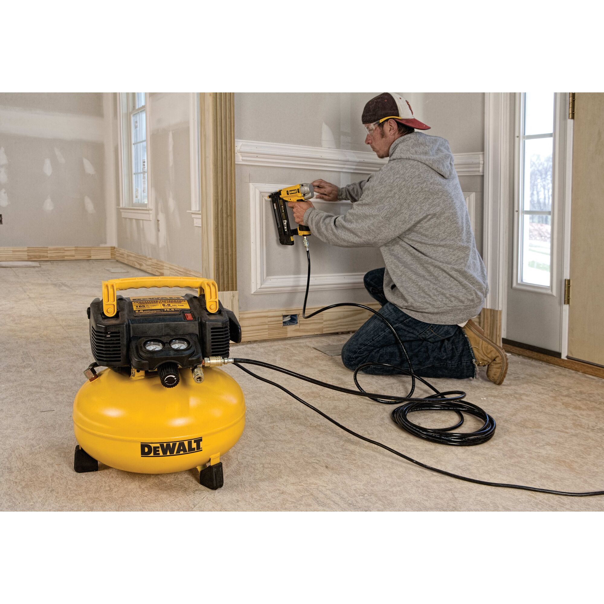 Dewalt dwfp55126 6 gallon deals 165 psi pancake compressor